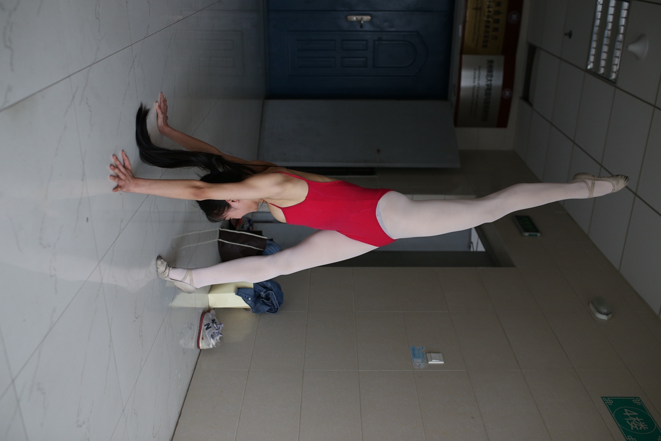 图片[167]-大西瓜爱牙膏-早期作品-W016 舞蹈家6-红衣三姐妹 [220P] – 速更版-美库