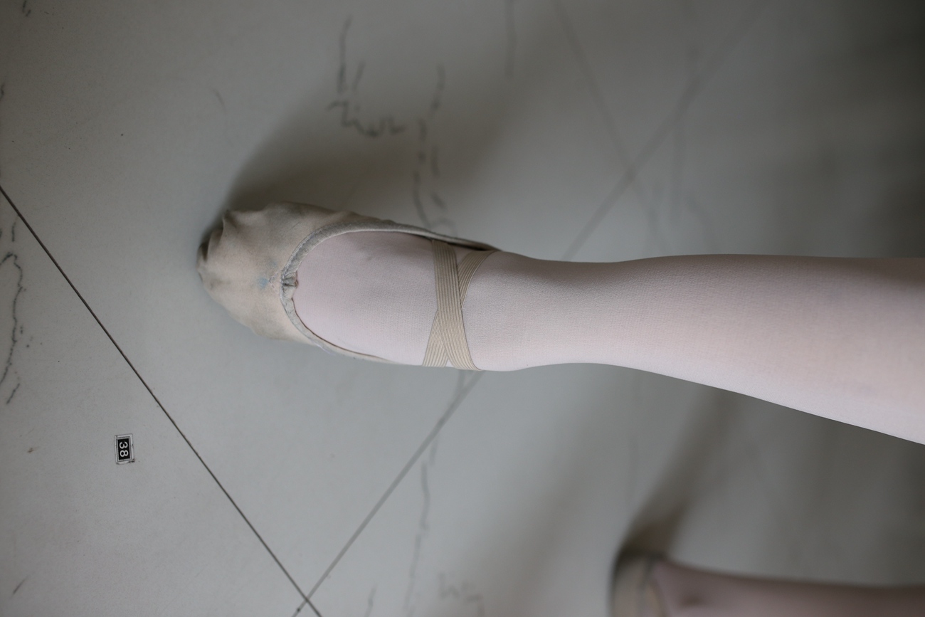 图片[196]-大西瓜爱牙膏-早期作品-W016 舞蹈家6-红衣三姐妹 [220P] – 速更版-美库