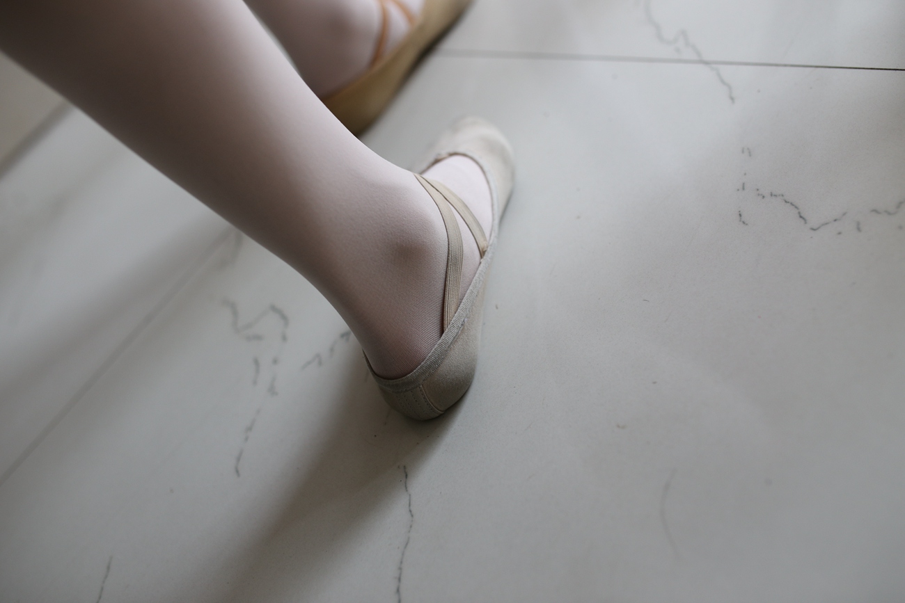 图片[199]-大西瓜爱牙膏-早期作品-W016 舞蹈家6-红衣三姐妹 [220P] – 速更版-美库