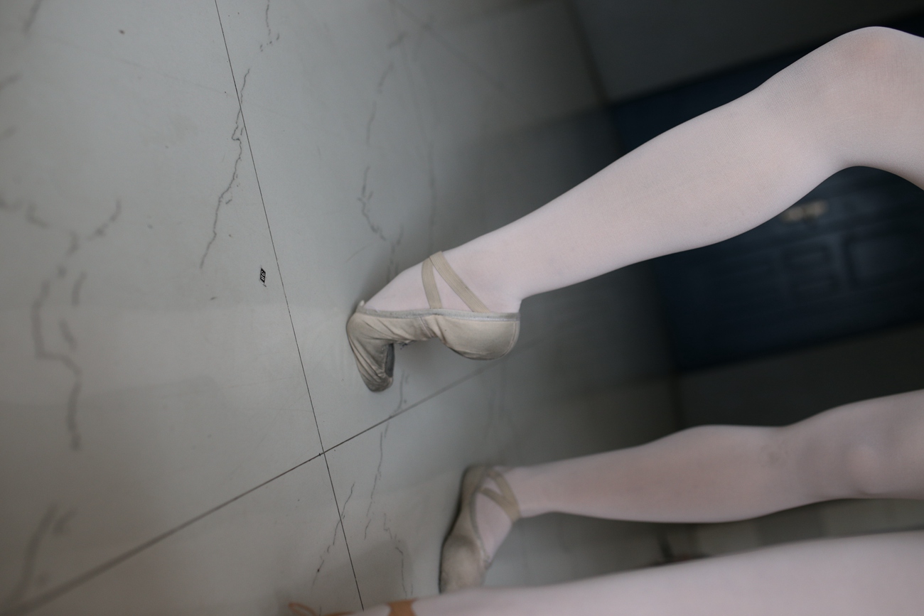 图片[207]-大西瓜爱牙膏-早期作品-W016 舞蹈家6-红衣三姐妹 [220P] – 速更版-美库