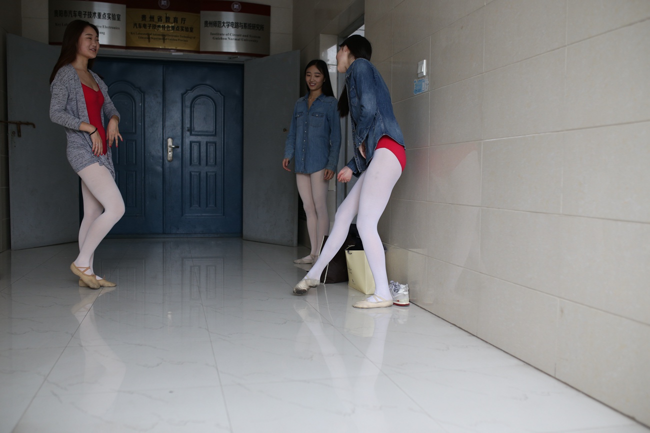 图片[221]-大西瓜爱牙膏-早期作品-W016 舞蹈家6-红衣三姐妹 [220P] – 速更版-美库