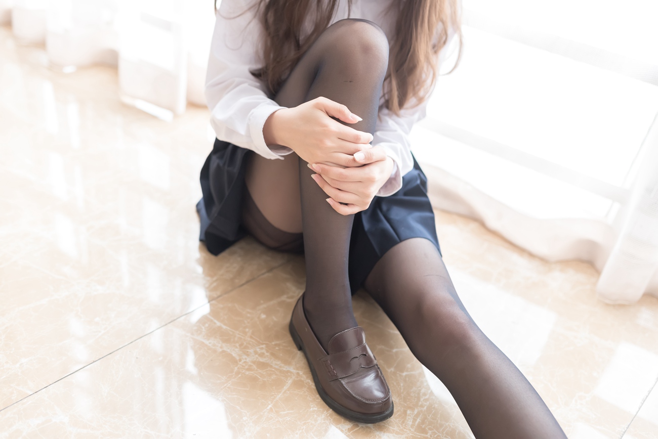 图片[11]-香草喵露露 – 黑丝JK[45P] – 速更版-美库