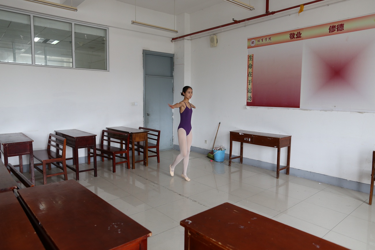 图片[346]-大西瓜爱牙膏-早期作品-W018 舞蹈家8-紫色 [376P] – 速更版-美库