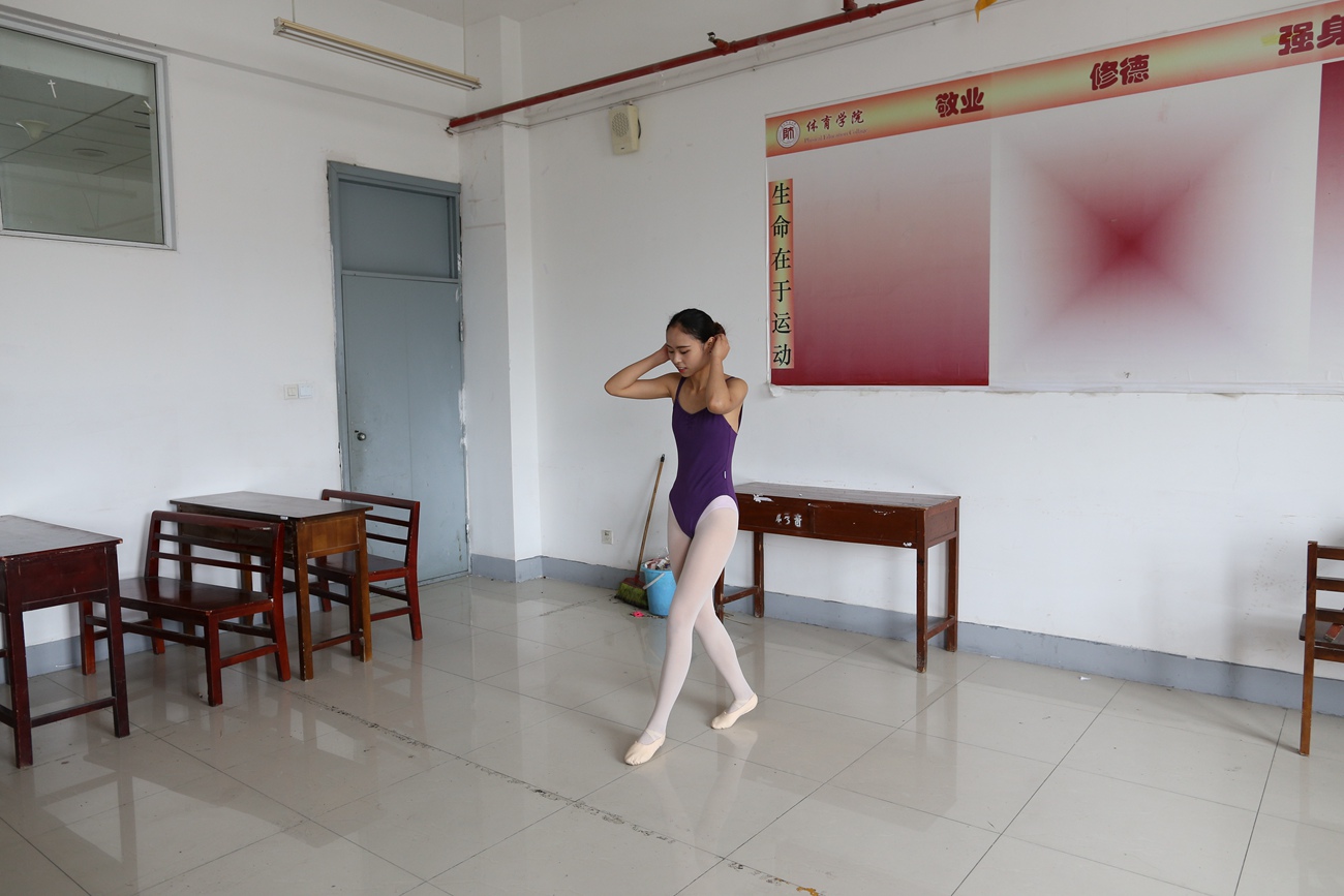 图片[358]-大西瓜爱牙膏-早期作品-W018 舞蹈家8-紫色 [376P] – 速更版-美库