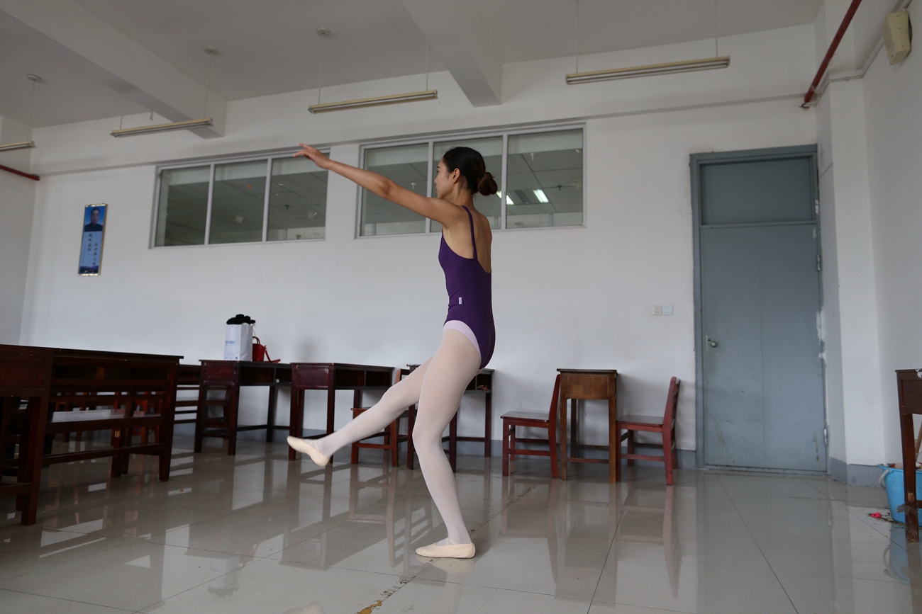 图片[371]-大西瓜爱牙膏-早期作品-W018 舞蹈家8-紫色 [376P] – 速更版-美库