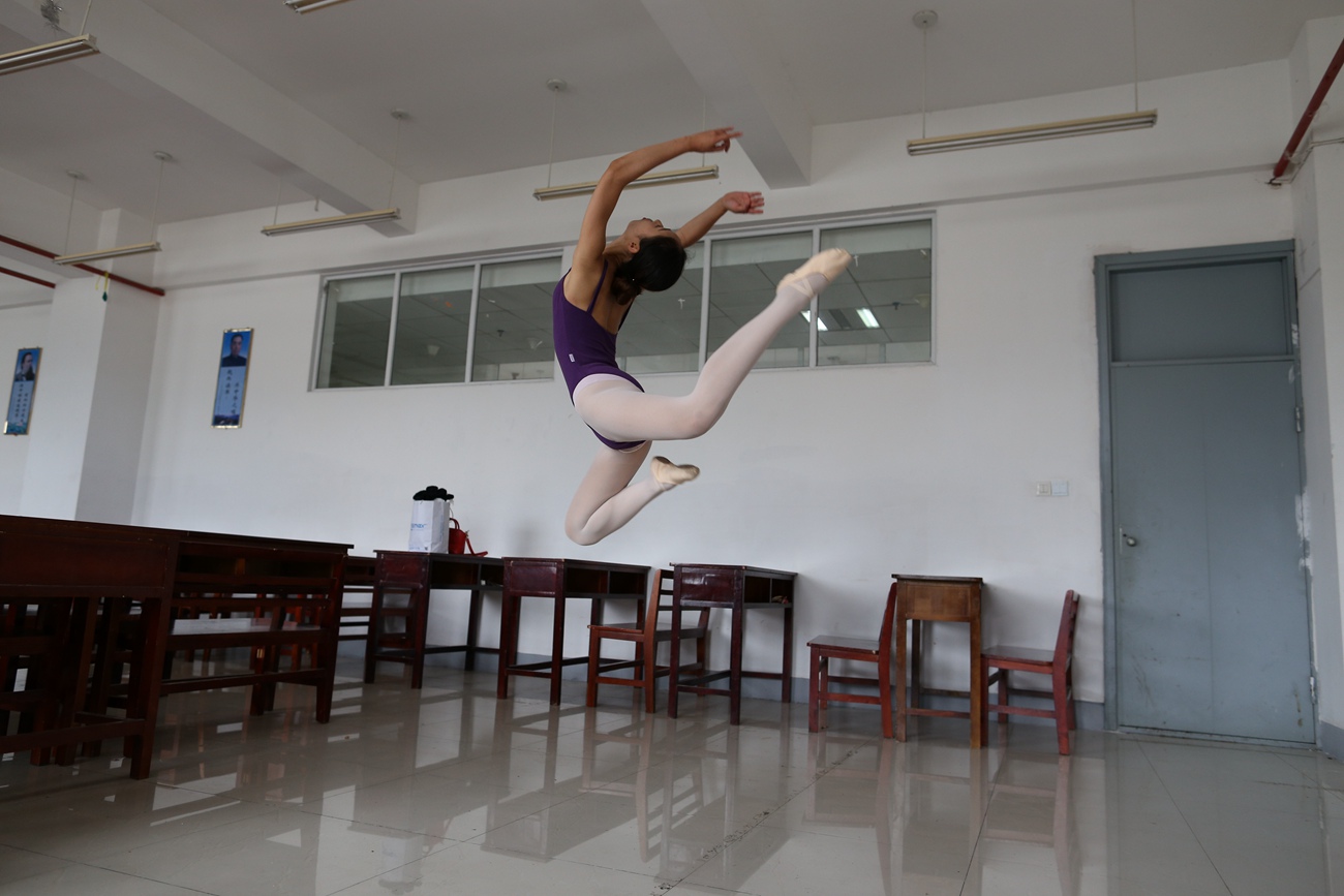 图片[374]-大西瓜爱牙膏-早期作品-W018 舞蹈家8-紫色 [376P] – 速更版-美库