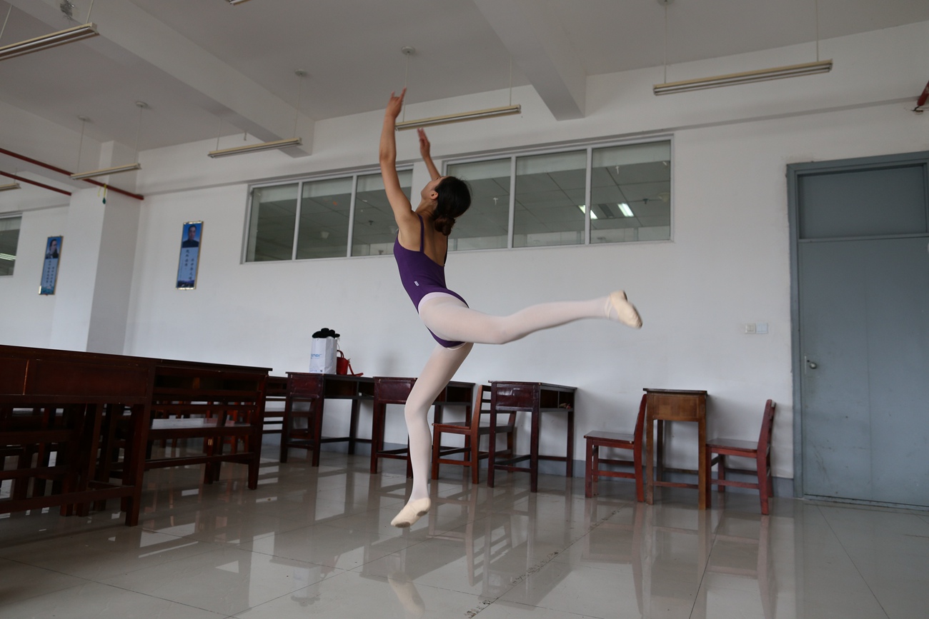 图片[375]-大西瓜爱牙膏-早期作品-W018 舞蹈家8-紫色 [376P] – 速更版-美库