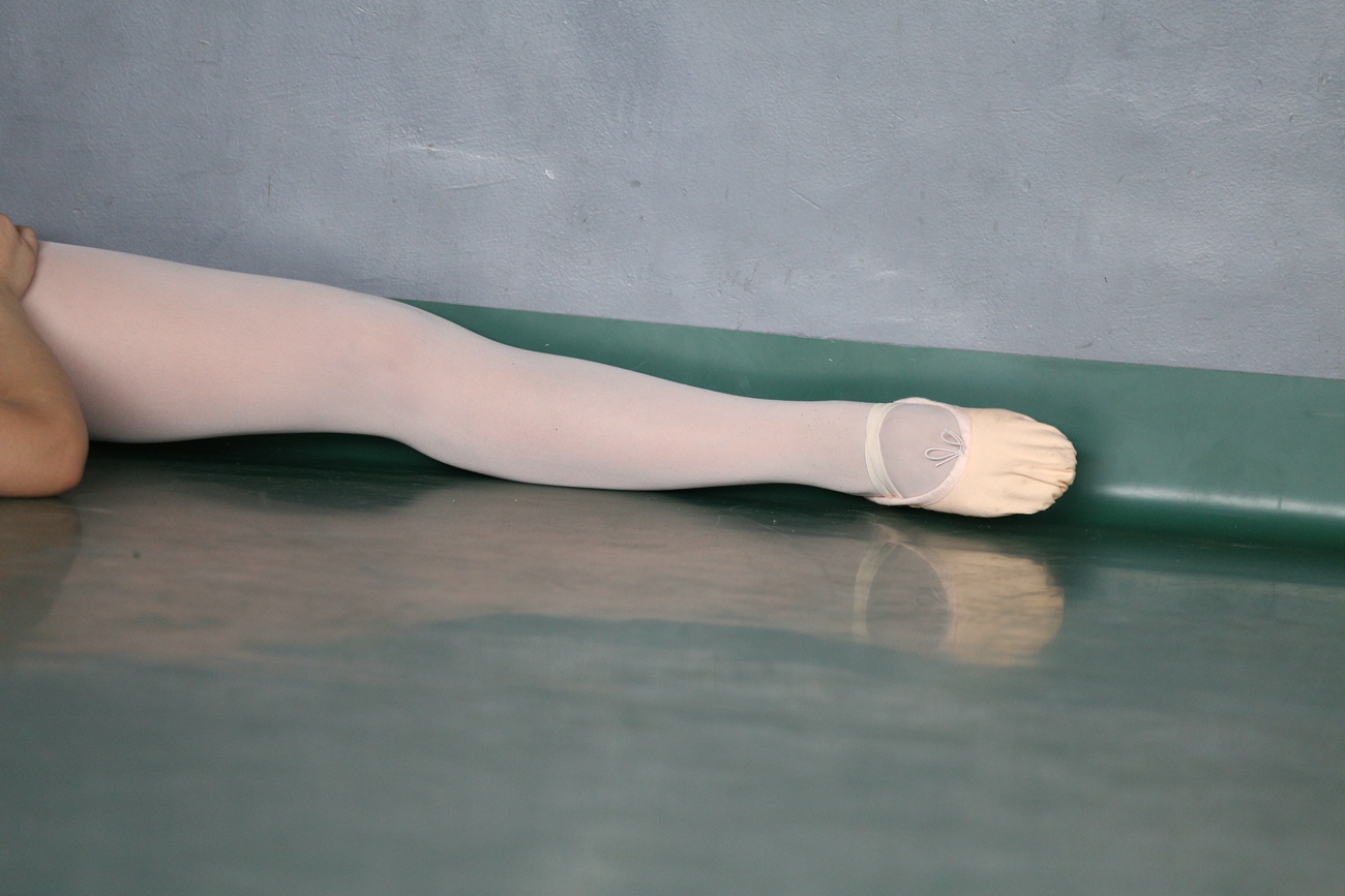 图片[54]-大西瓜爱牙膏-早期作品-W019 舞蹈家9-双红衣少女 [590P] – 速更版-美库