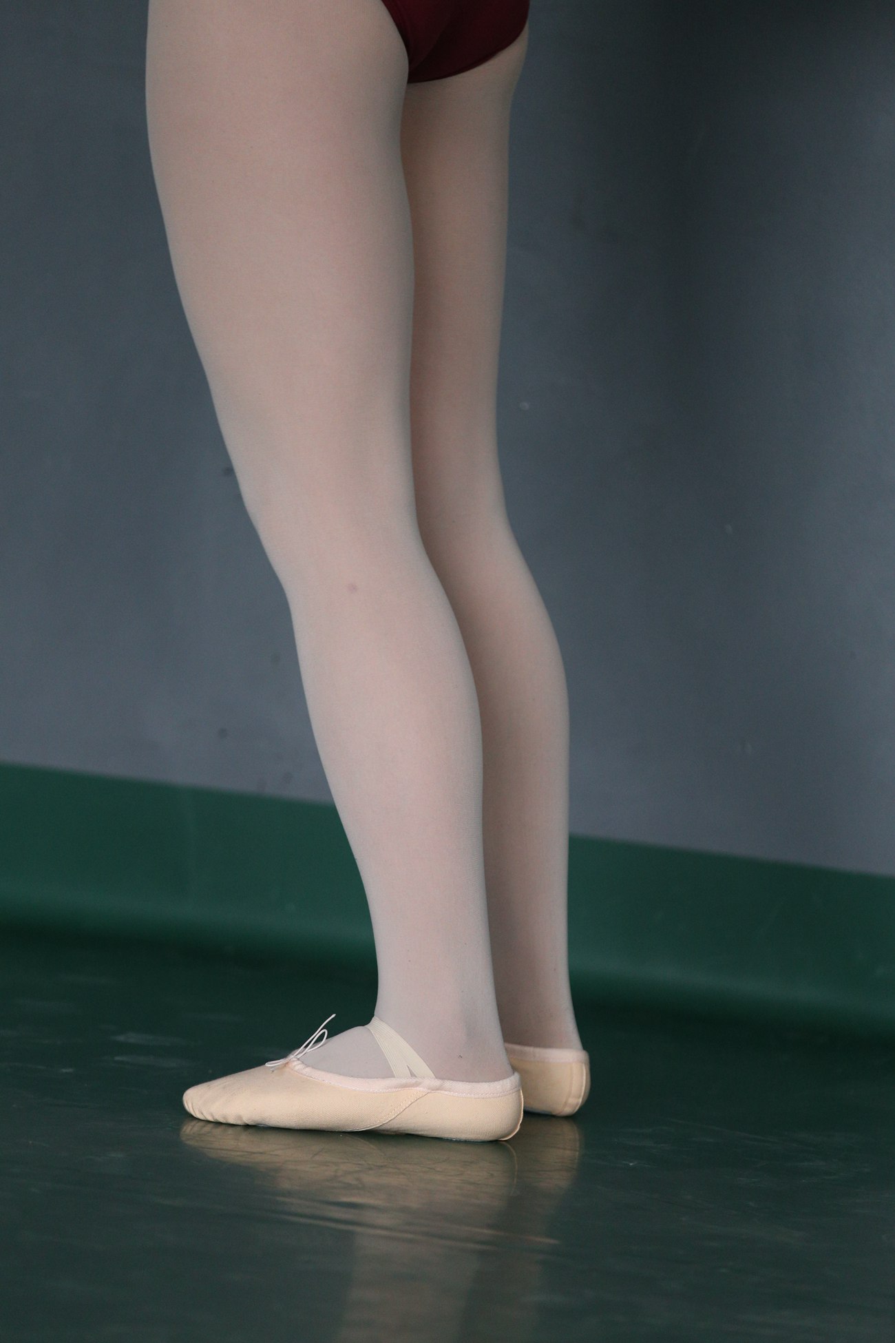 图片[86]-大西瓜爱牙膏-早期作品-W019 舞蹈家9-双红衣少女 [590P] – 速更版-美库