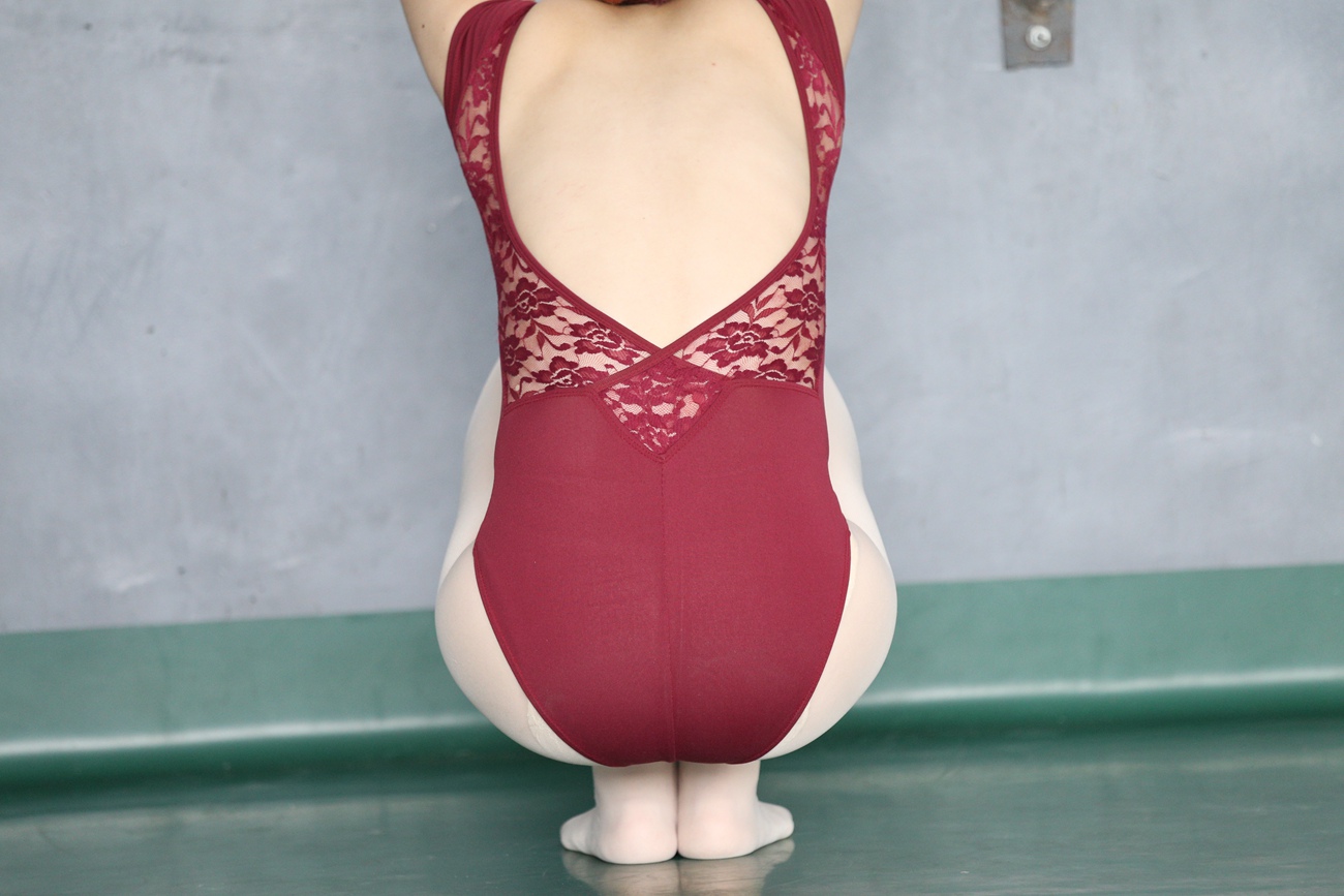 图片[326]-大西瓜爱牙膏-早期作品-W019 舞蹈家9-双红衣少女 [590P] – 速更版-美库