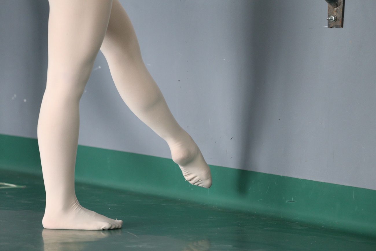 图片[333]-大西瓜爱牙膏-早期作品-W019 舞蹈家9-双红衣少女 [590P] – 速更版-美库