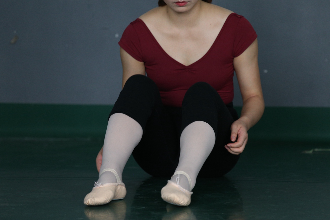 图片[583]-大西瓜爱牙膏-早期作品-W019 舞蹈家9-双红衣少女 [590P] – 速更版-美库