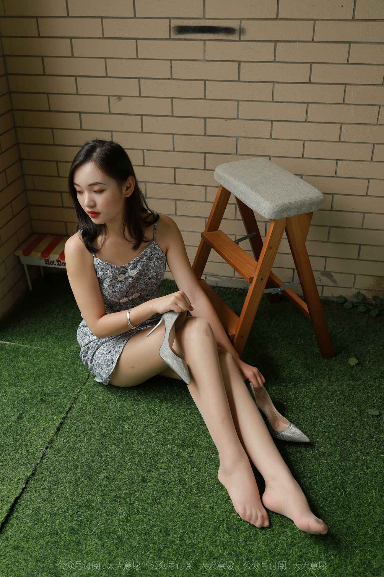 图片[66]-[IESS异思趣向] 耽丝 210923 星星的碎花裙 [77P] – 速更版-美库