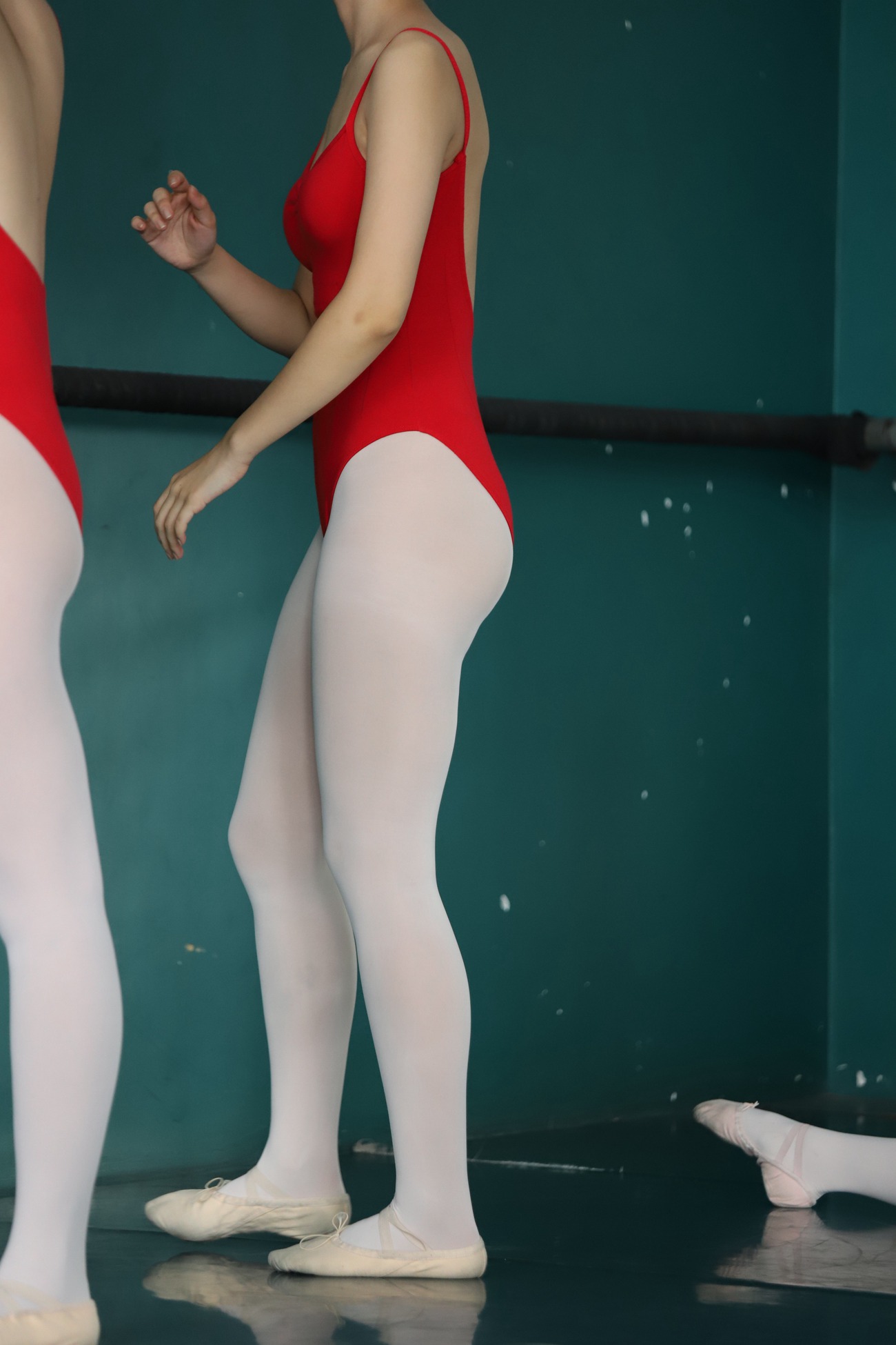 图片[19]-大西瓜爱牙膏-早期作品-W020 舞蹈家-红色 [669P] – 速更版-美库