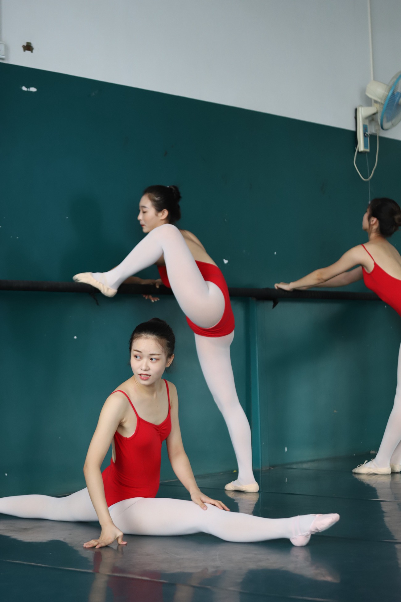 图片[49]-大西瓜爱牙膏-早期作品-W020 舞蹈家-红色 [669P] – 速更版-美库