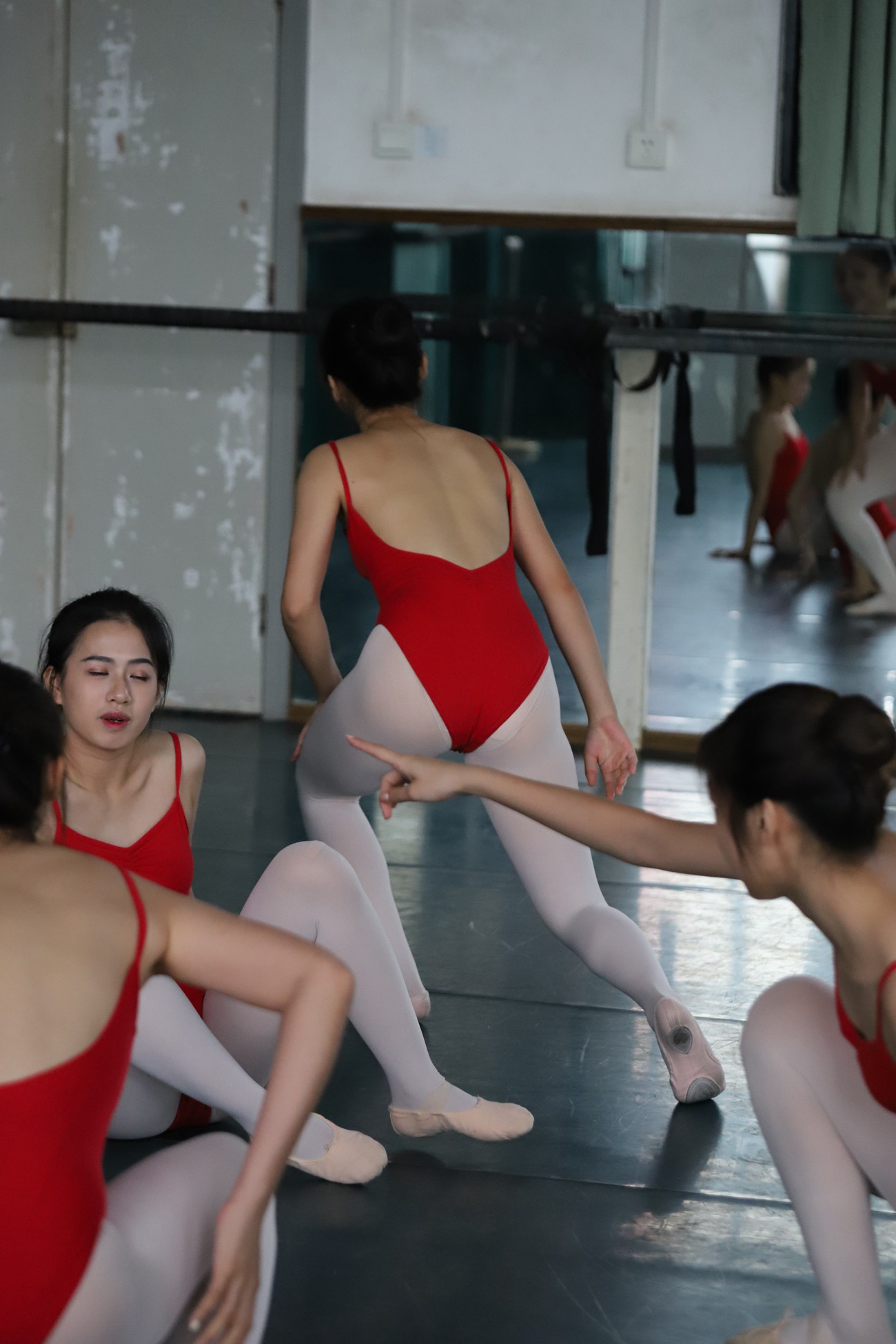 图片[287]-大西瓜爱牙膏-早期作品-W020 舞蹈家-红色 [669P] – 速更版-美库