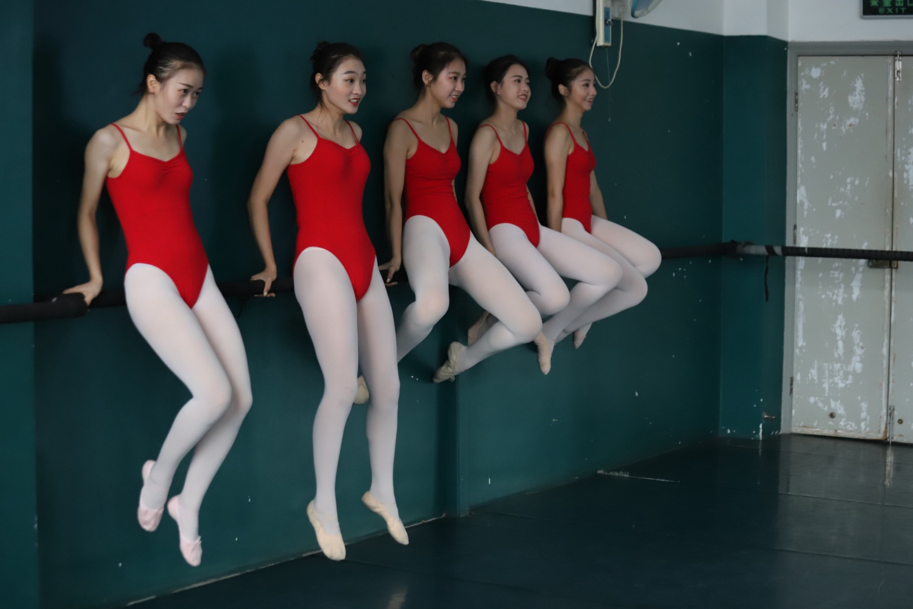 图片[298]-大西瓜爱牙膏-早期作品-W020 舞蹈家-红色 [669P] – 速更版-美库