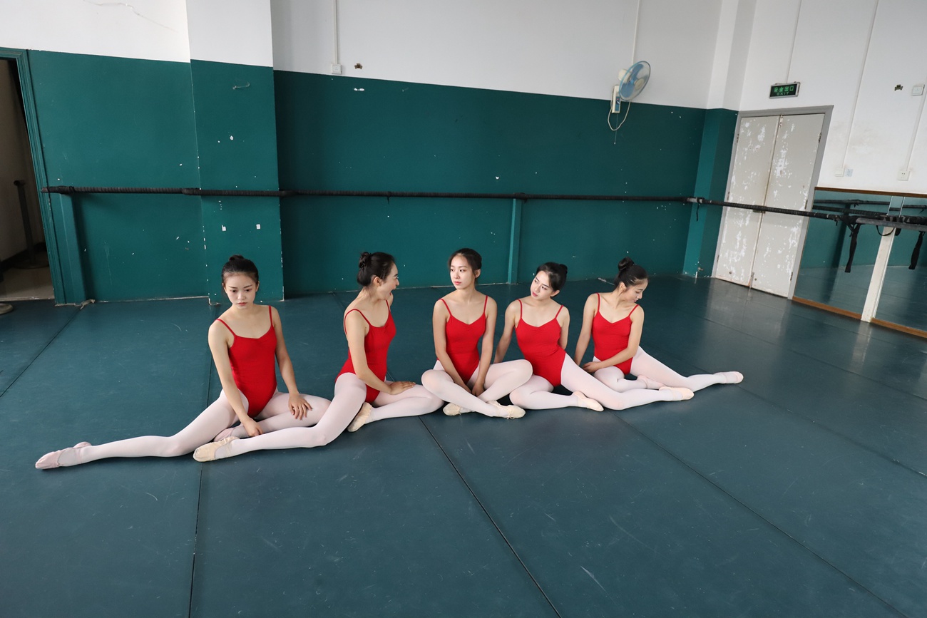 图片[497]-大西瓜爱牙膏-早期作品-W020 舞蹈家-红色 [669P] – 速更版-美库