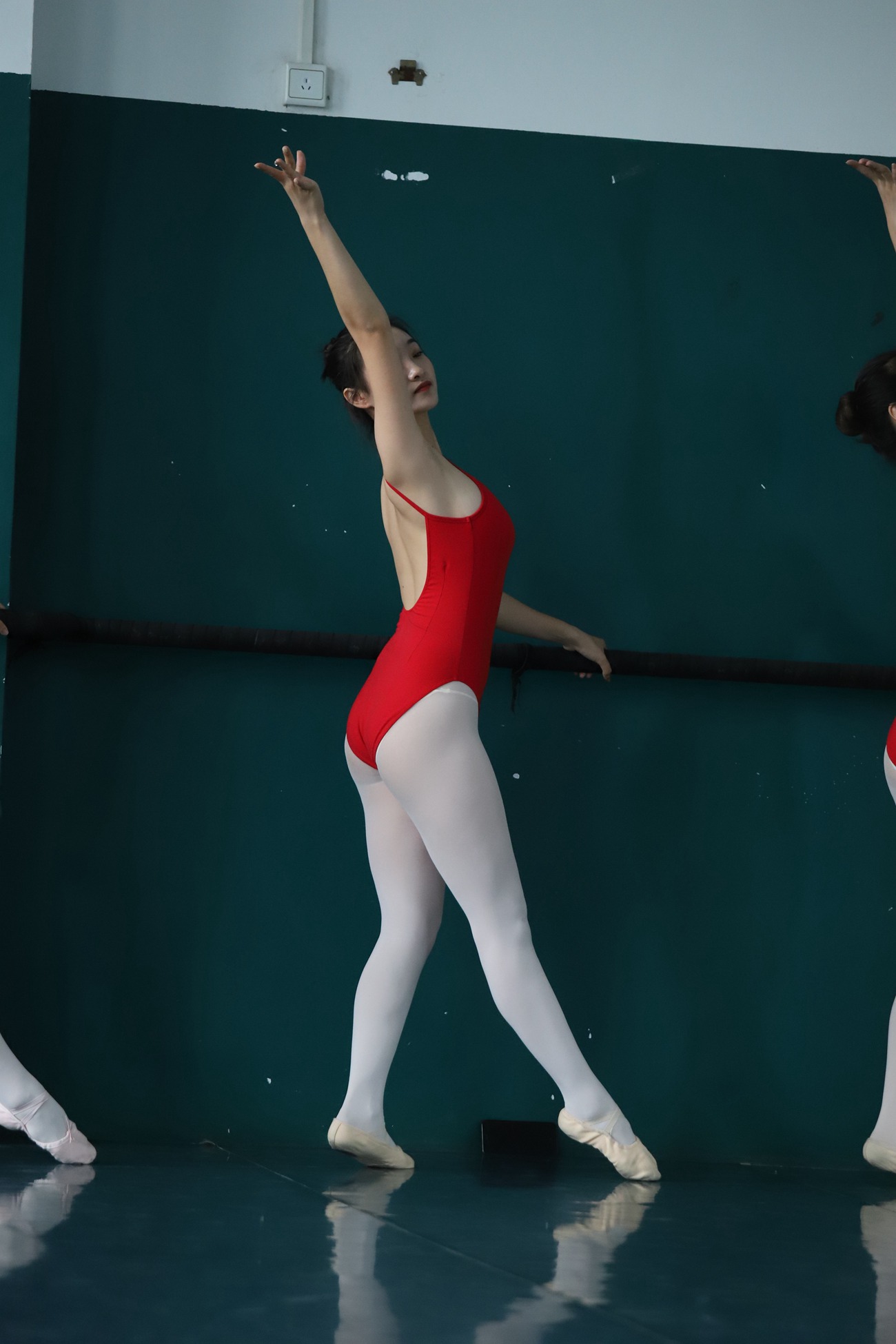 图片[649]-大西瓜爱牙膏-早期作品-W020 舞蹈家-红色 [669P] – 速更版-美库