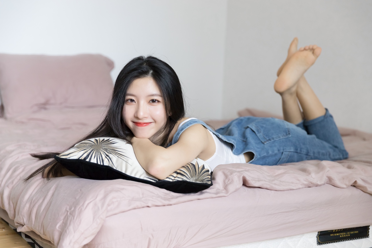 图片[11]-[YITUYU艺图语] 2021.04.21 蓝色牛仔裤 小铟 [25P] – 速更版-美库