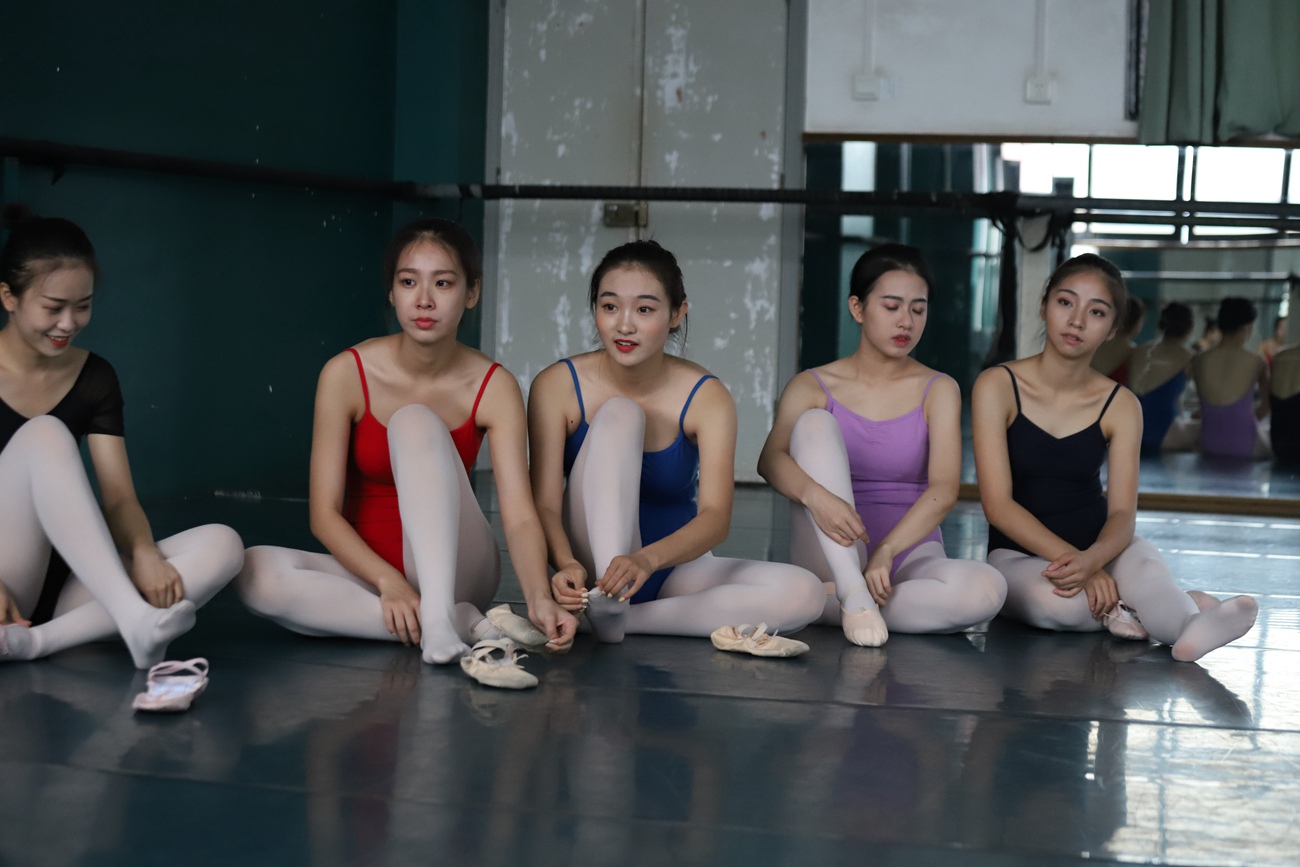 图片[291]-大西瓜爱牙膏-早期作品-W022 舞蹈家-五人场 (1) [324P] – 速更版-美库