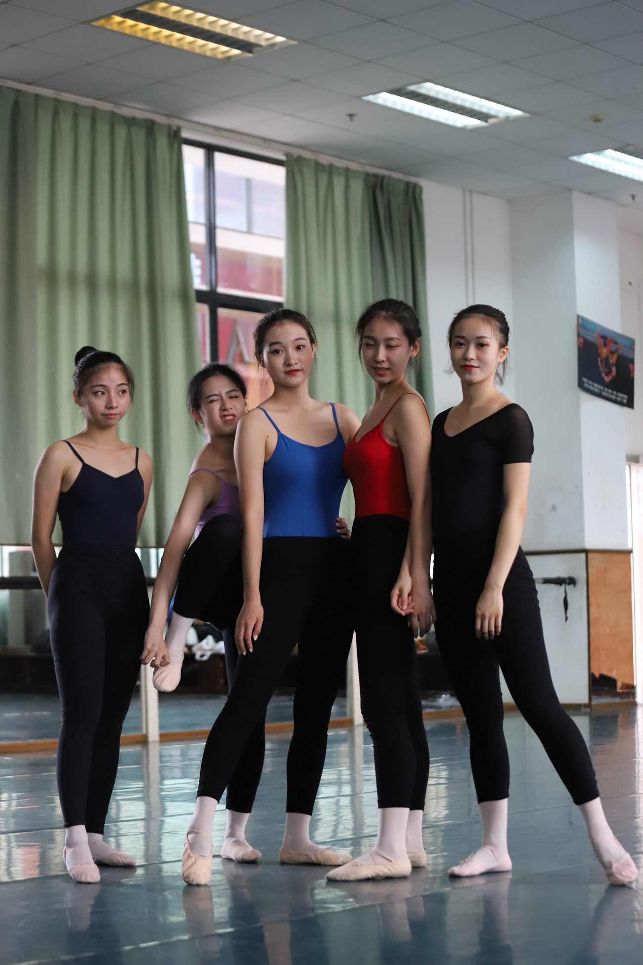 图片[270]-大西瓜爱牙膏-早期作品-W022 舞蹈家-五人场 (2) [325P] – 速更版-美库