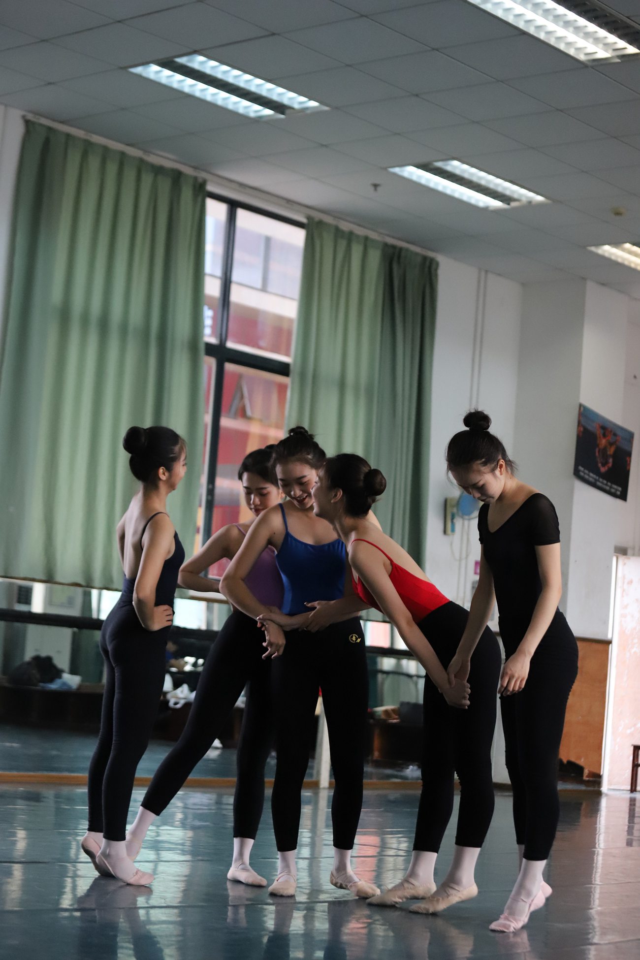 图片[324]-大西瓜爱牙膏-早期作品-W022 舞蹈家-五人场 (2) [325P] – 速更版-美库