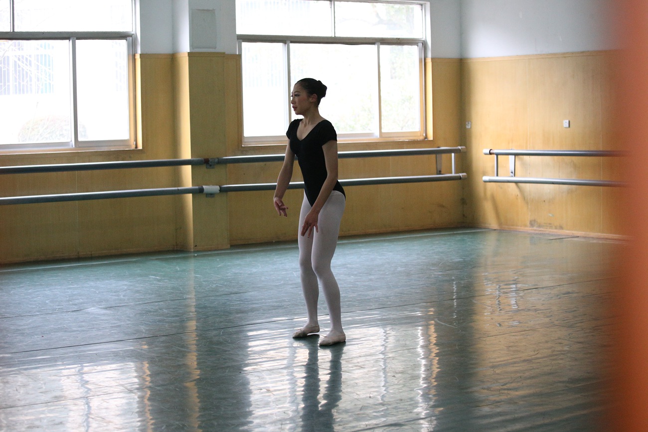 图片[27]-大西瓜爱牙膏-早期作品-W023 舞蹈家-意外发现 [80P] – 速更版-美库