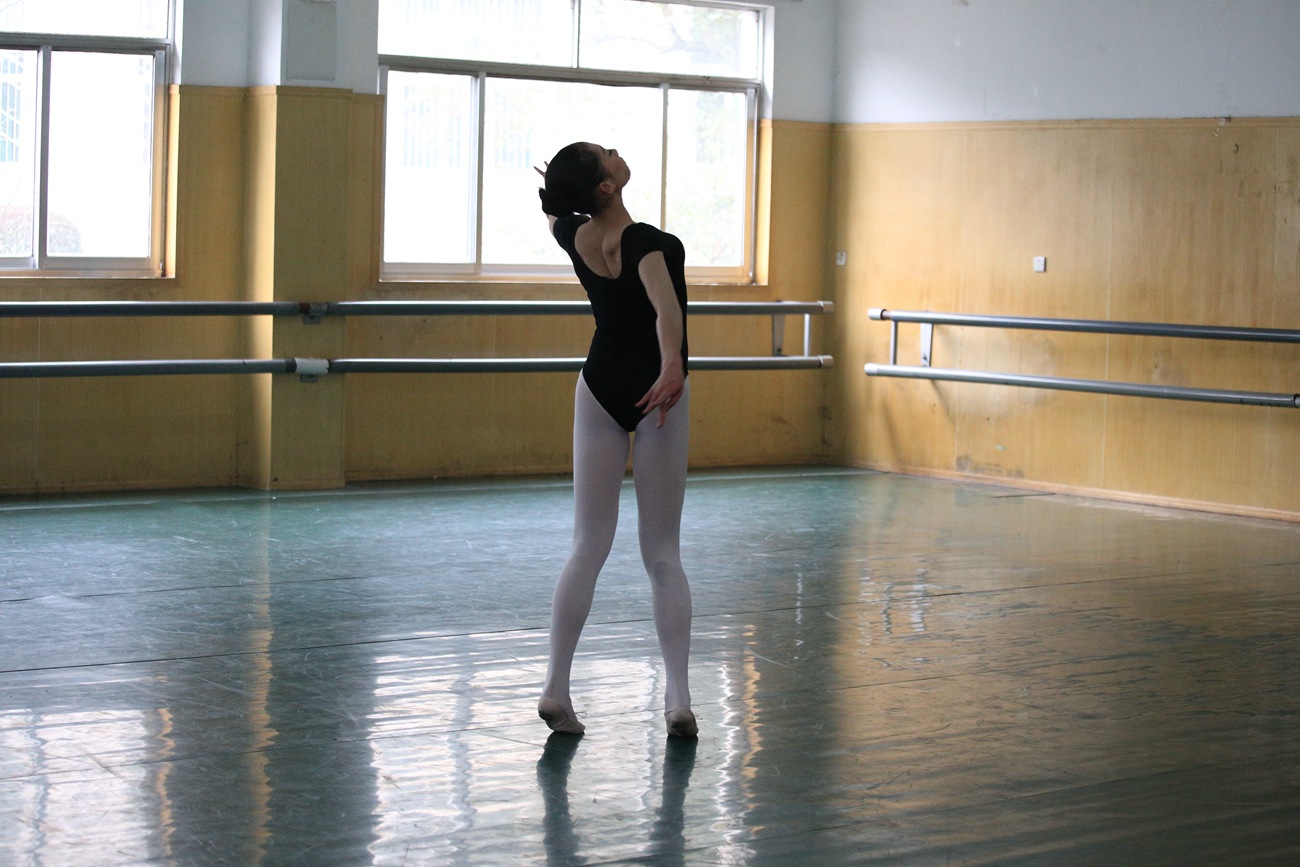 图片[38]-大西瓜爱牙膏-早期作品-W023 舞蹈家-意外发现 [80P] – 速更版-美库