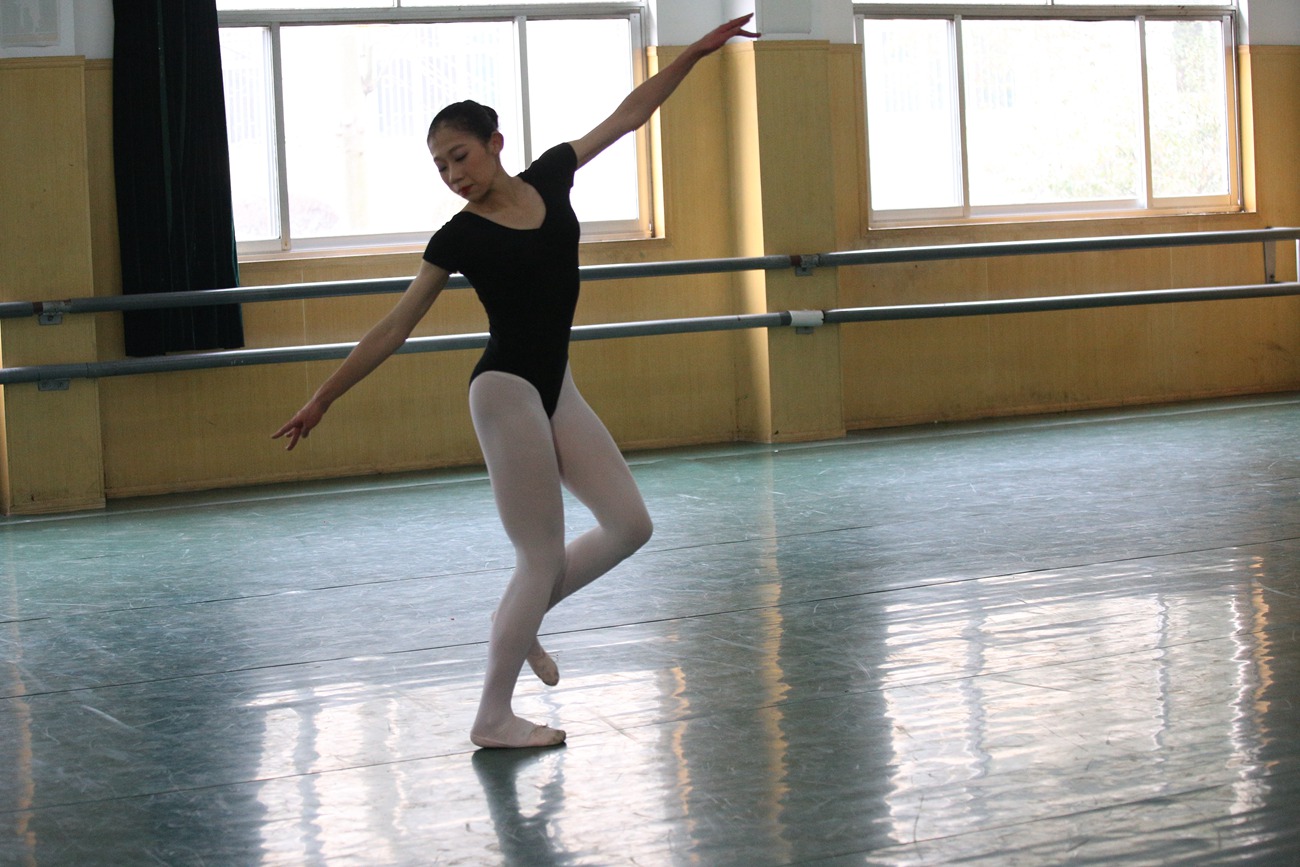 图片[43]-大西瓜爱牙膏-早期作品-W023 舞蹈家-意外发现 [80P] – 速更版-美库