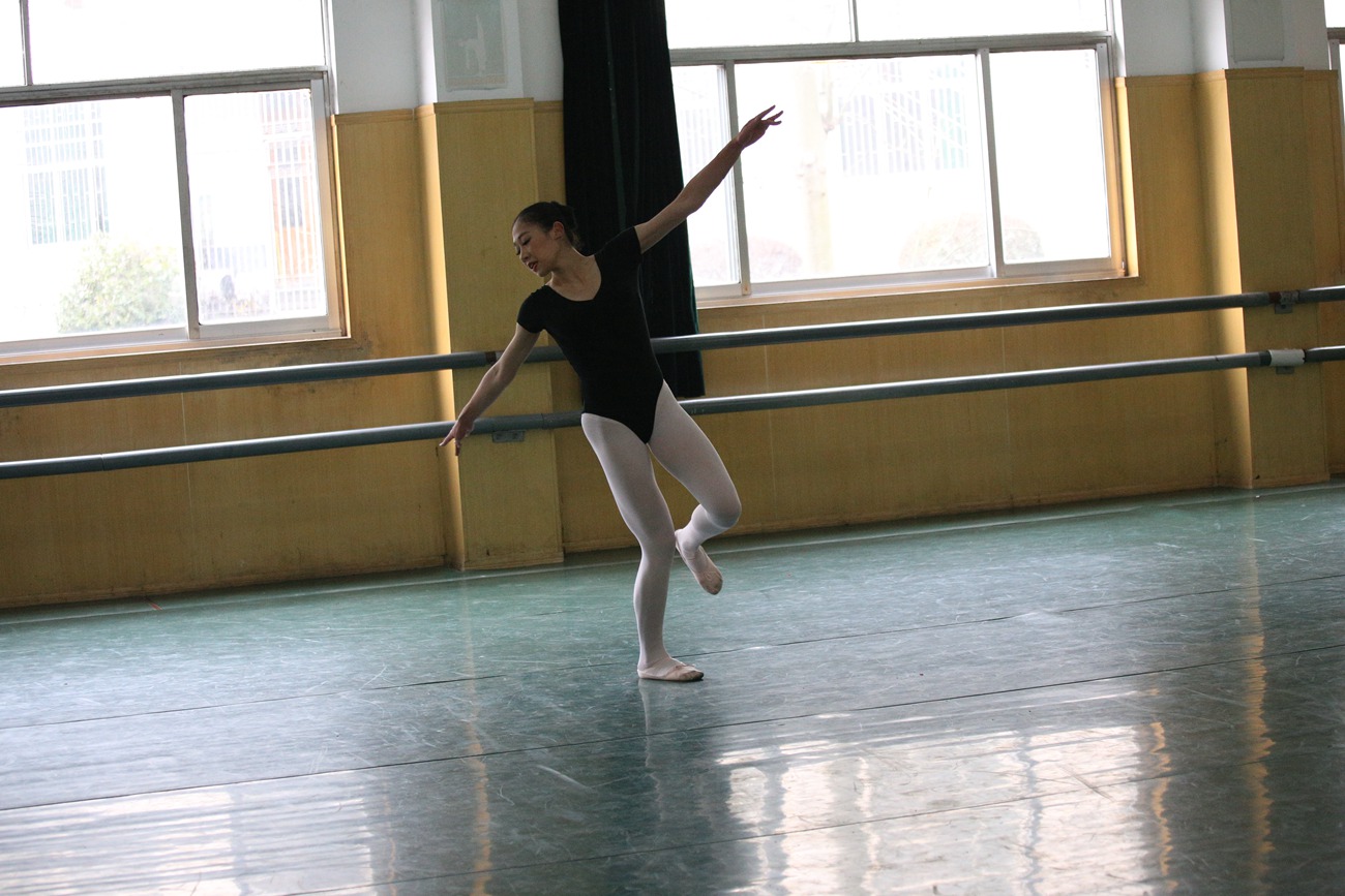 图片[45]-大西瓜爱牙膏-早期作品-W023 舞蹈家-意外发现 [80P] – 速更版-美库