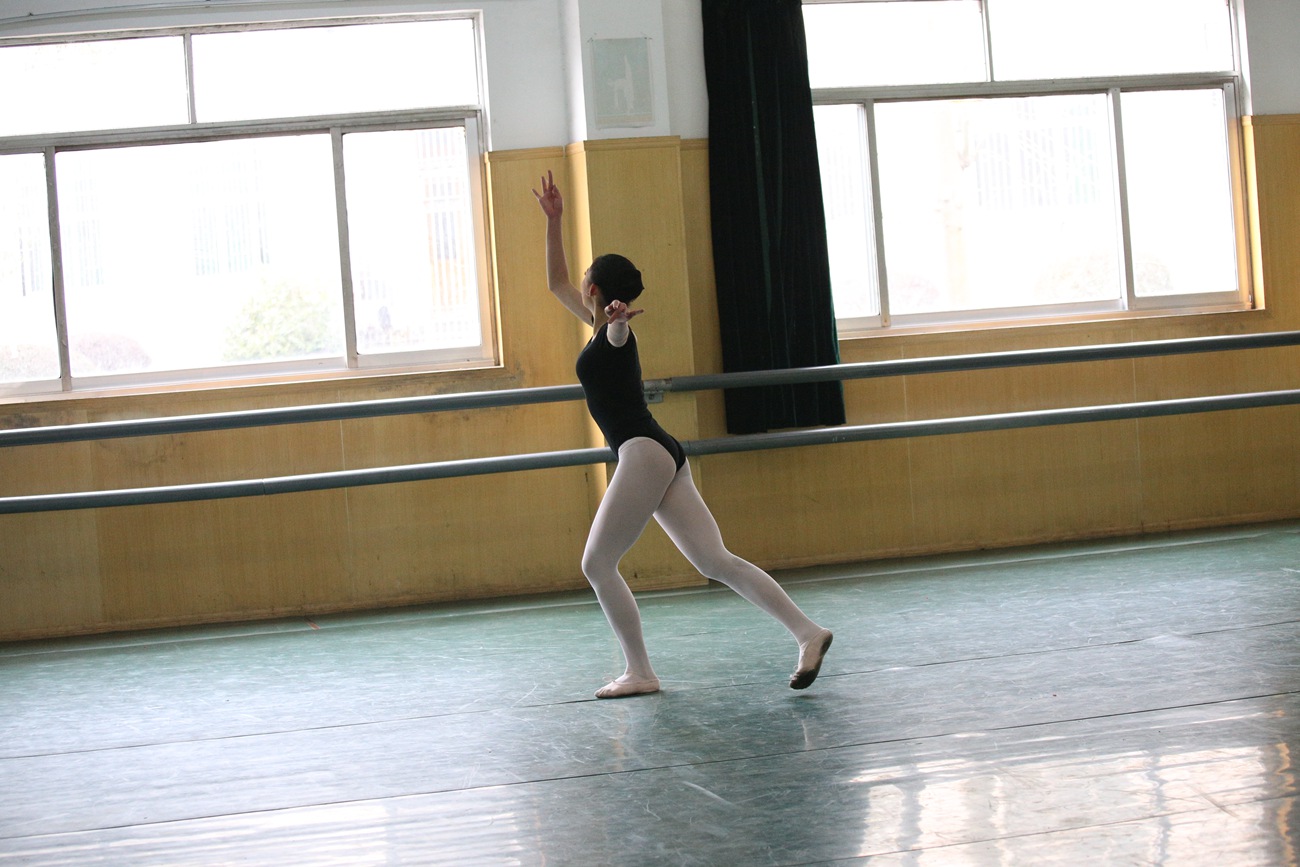 图片[47]-大西瓜爱牙膏-早期作品-W023 舞蹈家-意外发现 [80P] – 速更版-美库