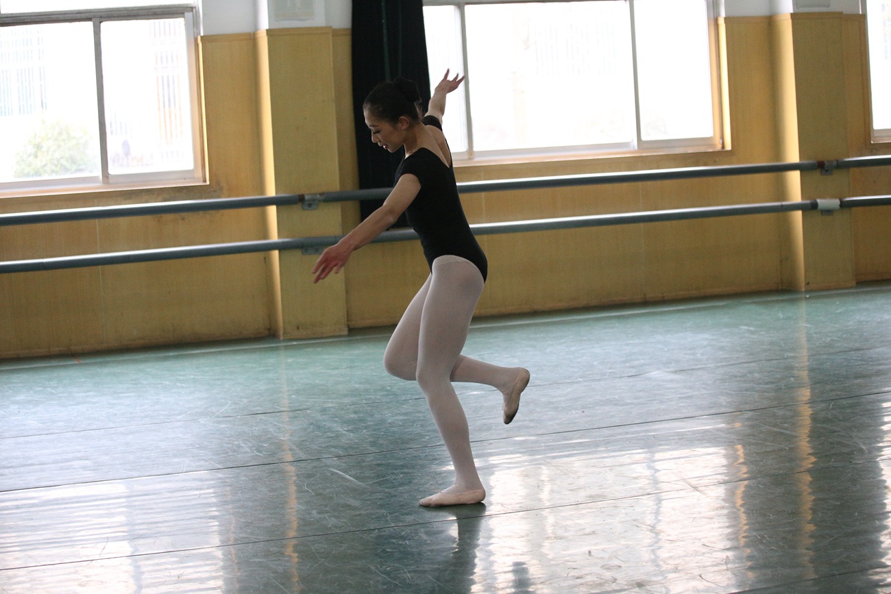 图片[57]-大西瓜爱牙膏-早期作品-W023 舞蹈家-意外发现 [80P] – 速更版-美库