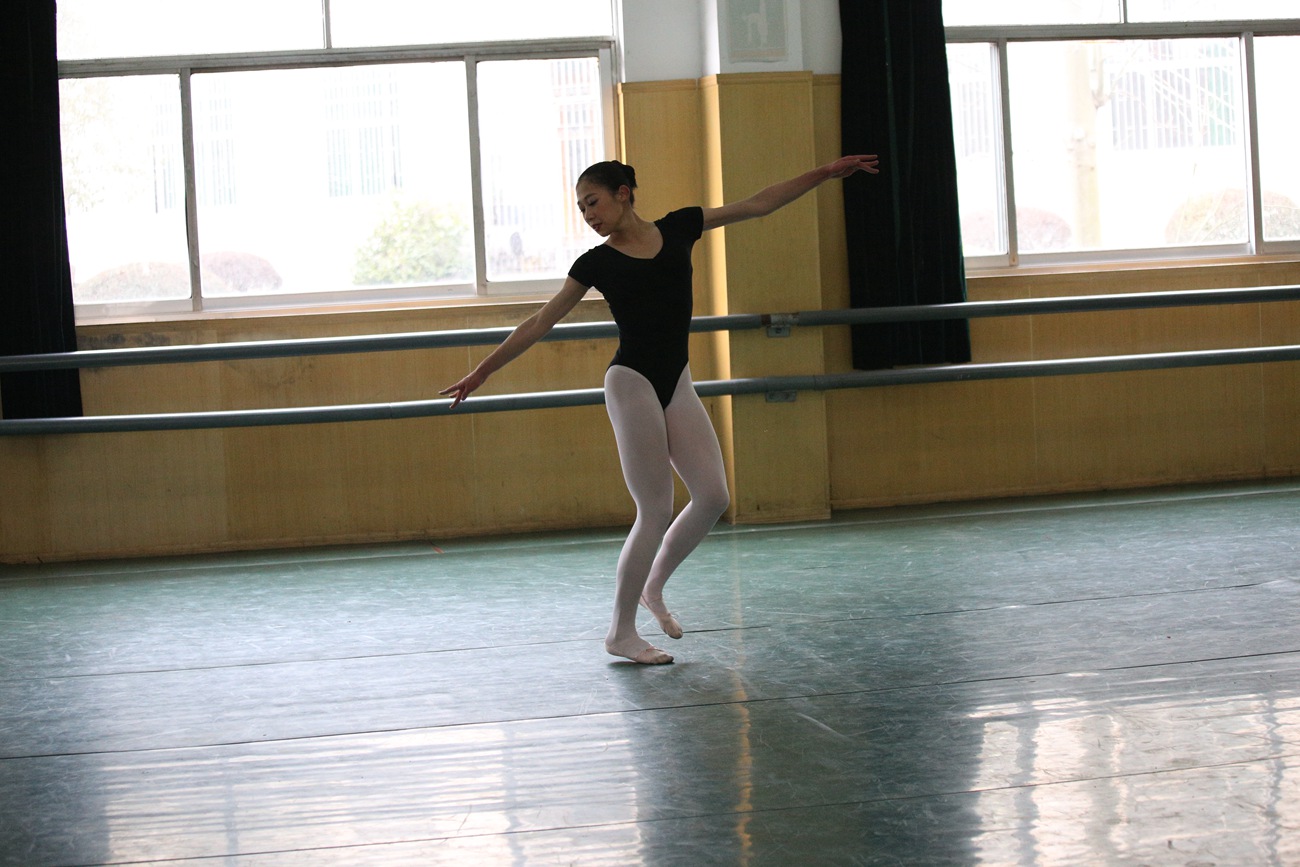 图片[59]-大西瓜爱牙膏-早期作品-W023 舞蹈家-意外发现 [80P] – 速更版-美库