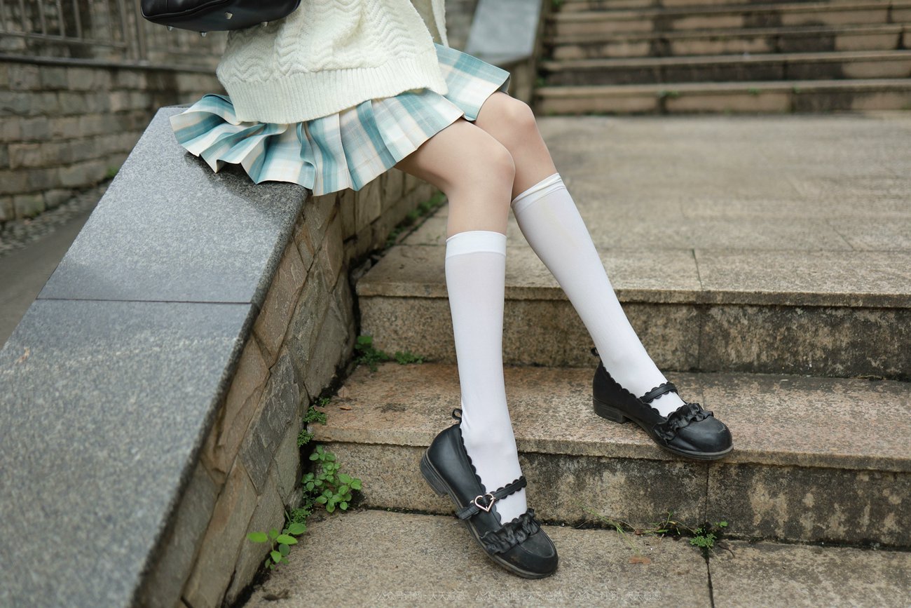 图片[17]-[IESS异思趣向] 耽丝 211013 团团的长腿JK装 [94P] – 速更版-美库