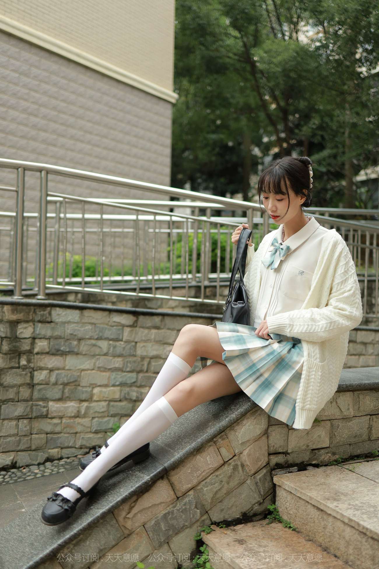 图片[32]-[IESS异思趣向] 耽丝 211013 团团的长腿JK装 [94P] – 速更版-美库