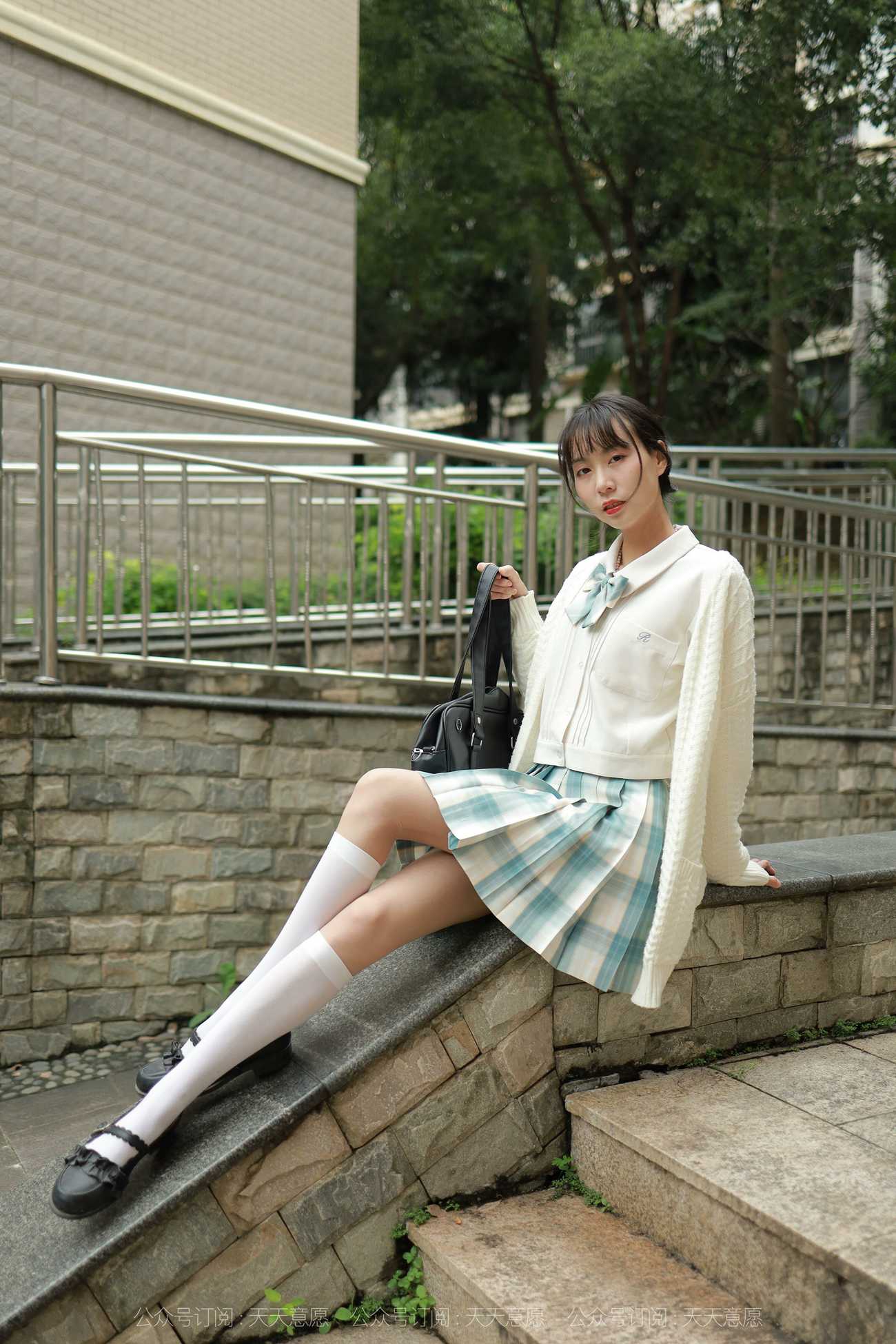 图片[34]-[IESS异思趣向] 耽丝 211013 团团的长腿JK装 [94P] – 速更版-美库