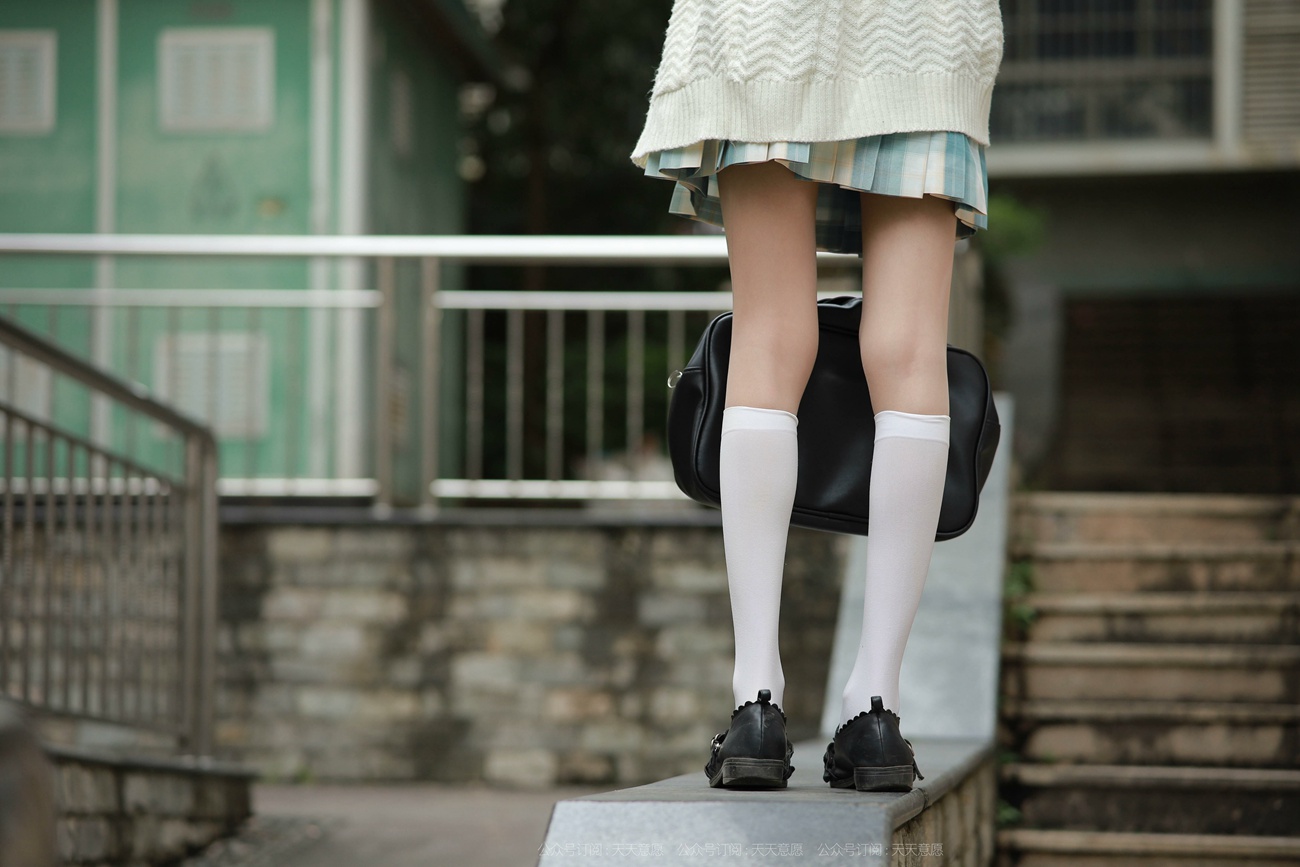 图片[45]-[IESS异思趣向] 耽丝 211013 团团的长腿JK装 [94P] – 速更版-美库