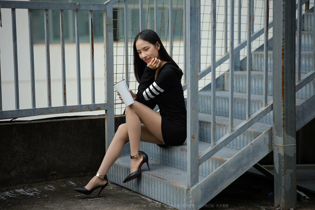 图片[34]-[IESS异思趣向] 耽丝 美子在天台吹风 [77P] – 速更版-美库