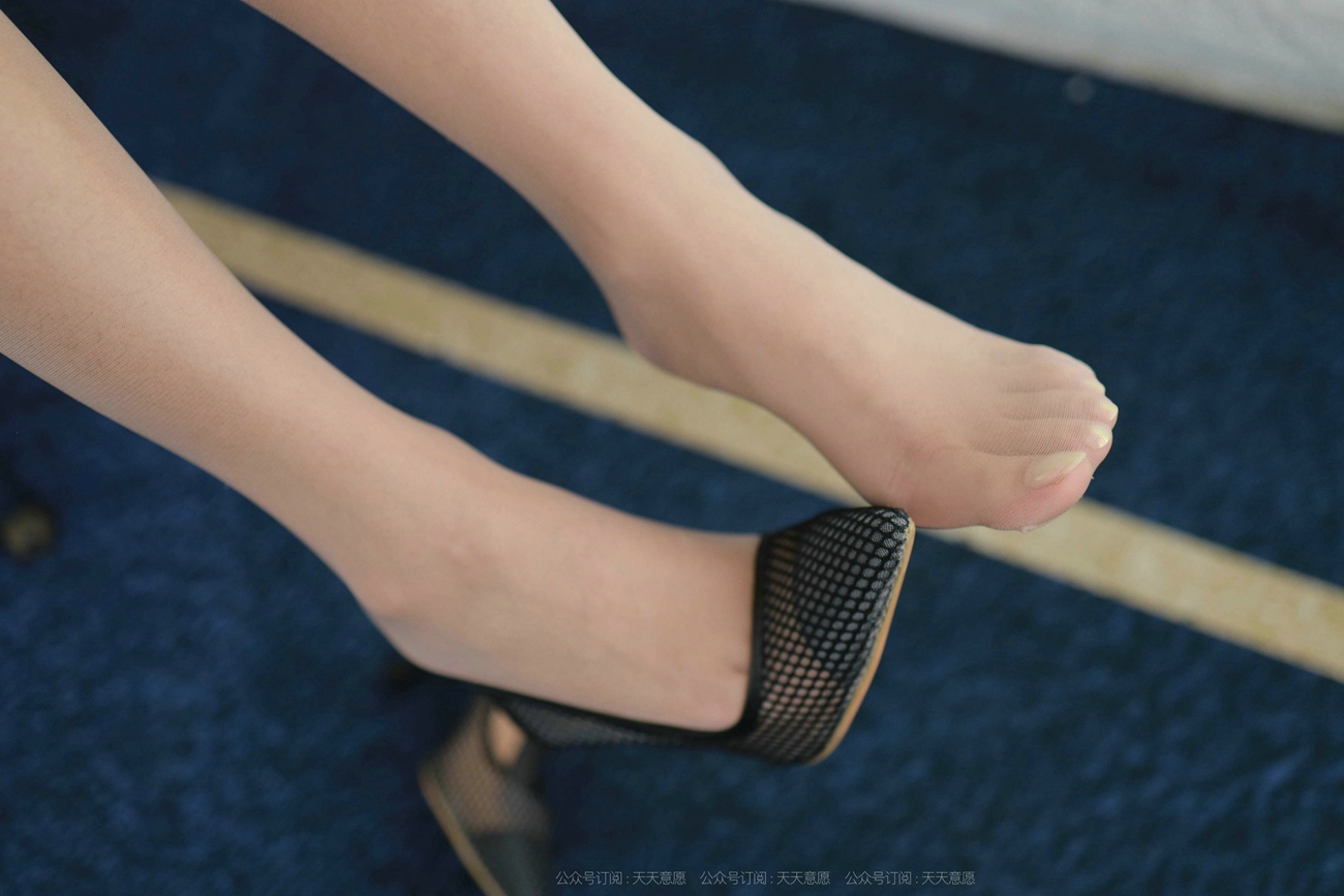 图片[18]-[IESS异思趣向] 2021.10.12 丝享家945：婉苹《姓感露肩短裙》[94P] – 速更版-美库