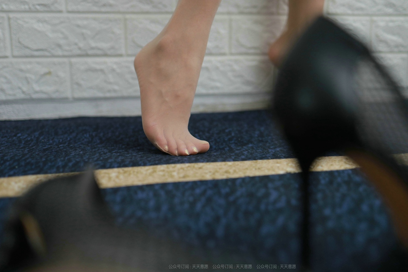 图片[26]-[IESS异思趣向] 2021.10.12 丝享家945：婉苹《姓感露肩短裙》[94P] – 速更版-美库