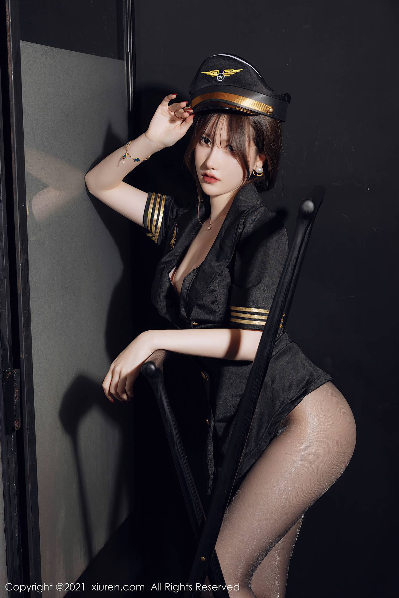 图片[23]-[XiuRen秀人网] 2021.12.17 No.4355 美桃酱 黑丝美腿[65P] – 速更版-美库