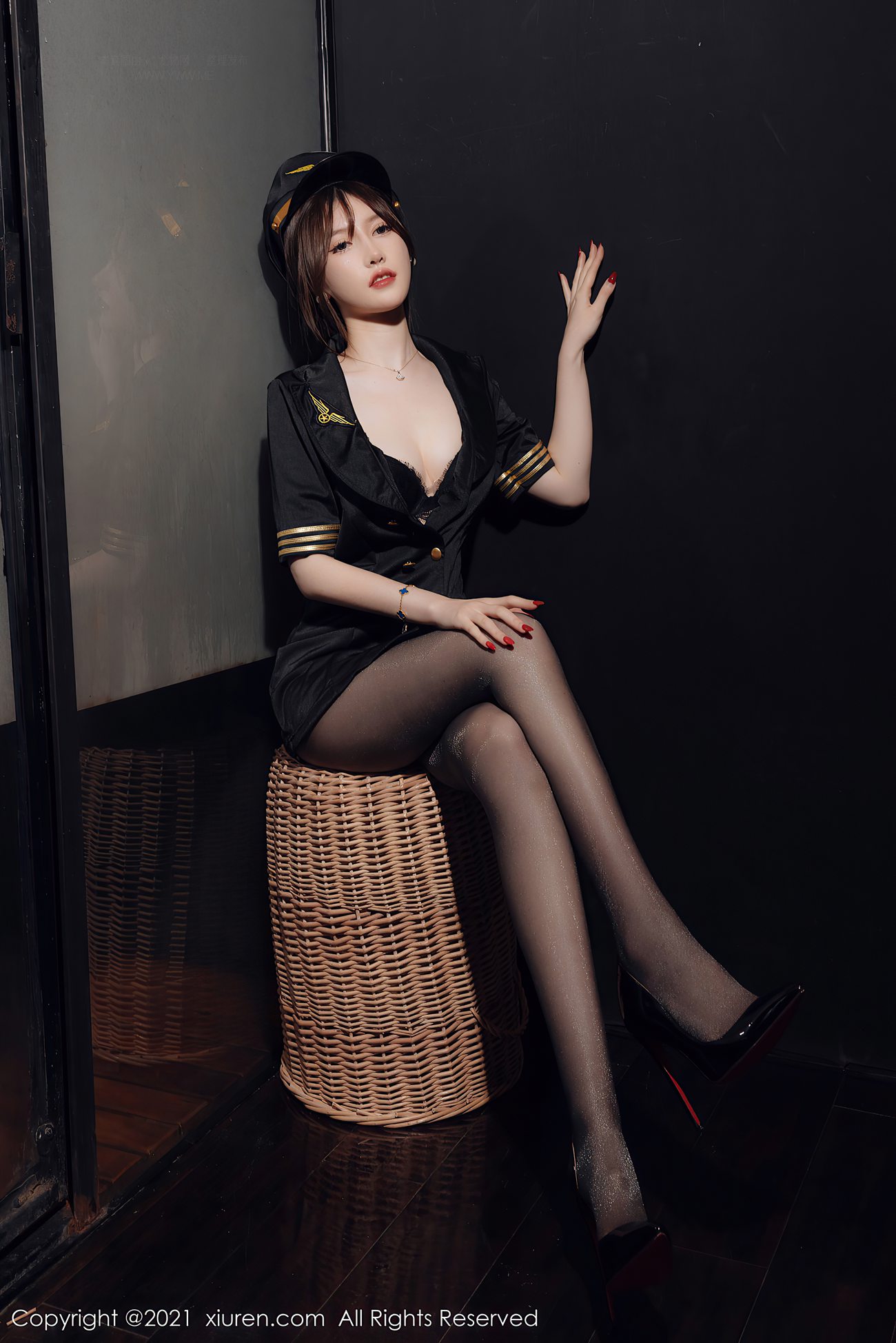 图片[46]-[XiuRen秀人网] 2021.12.17 No.4355 美桃酱 黑丝美腿[65P] – 速更版-美库