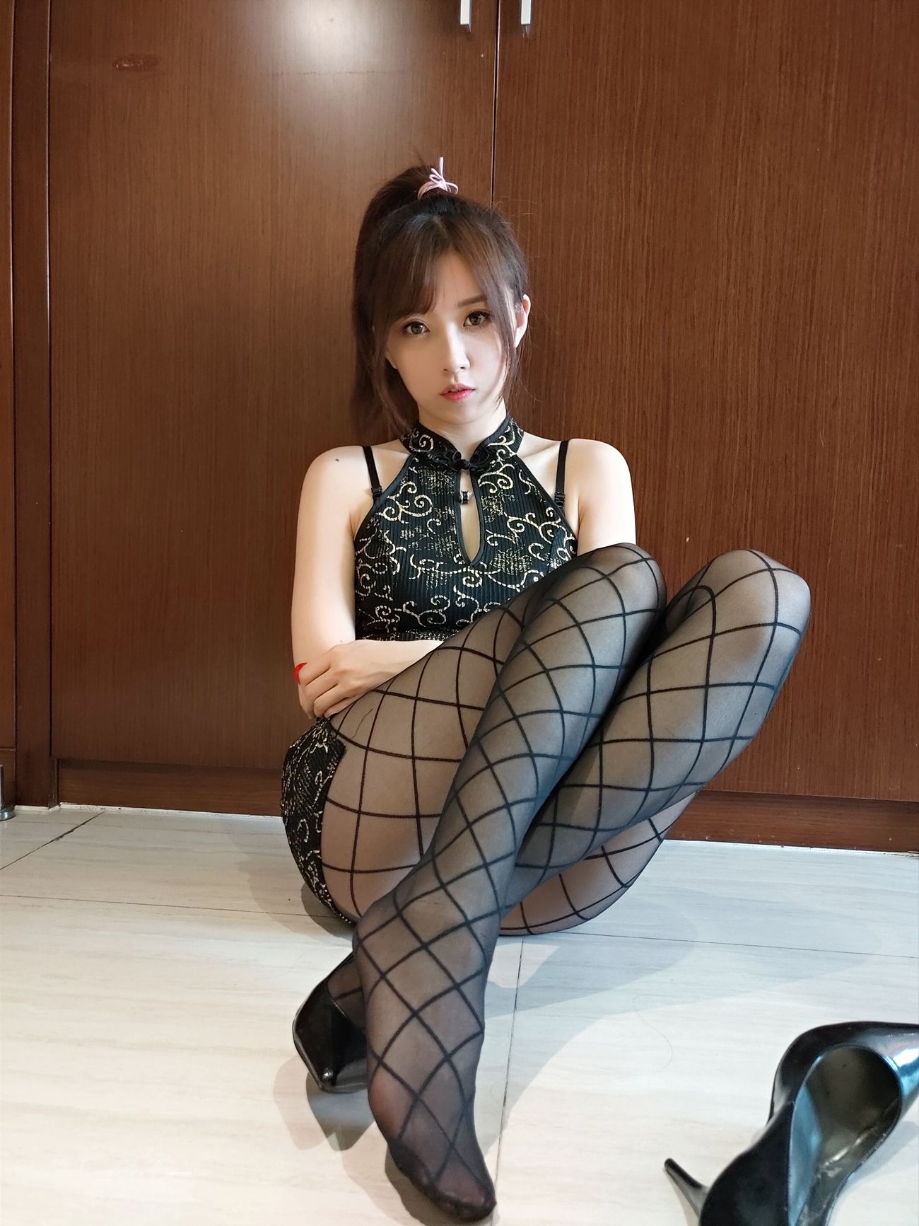 图片[23]-小女巫露娜 – 黑丝旗袍[33P] – 速更版-美库