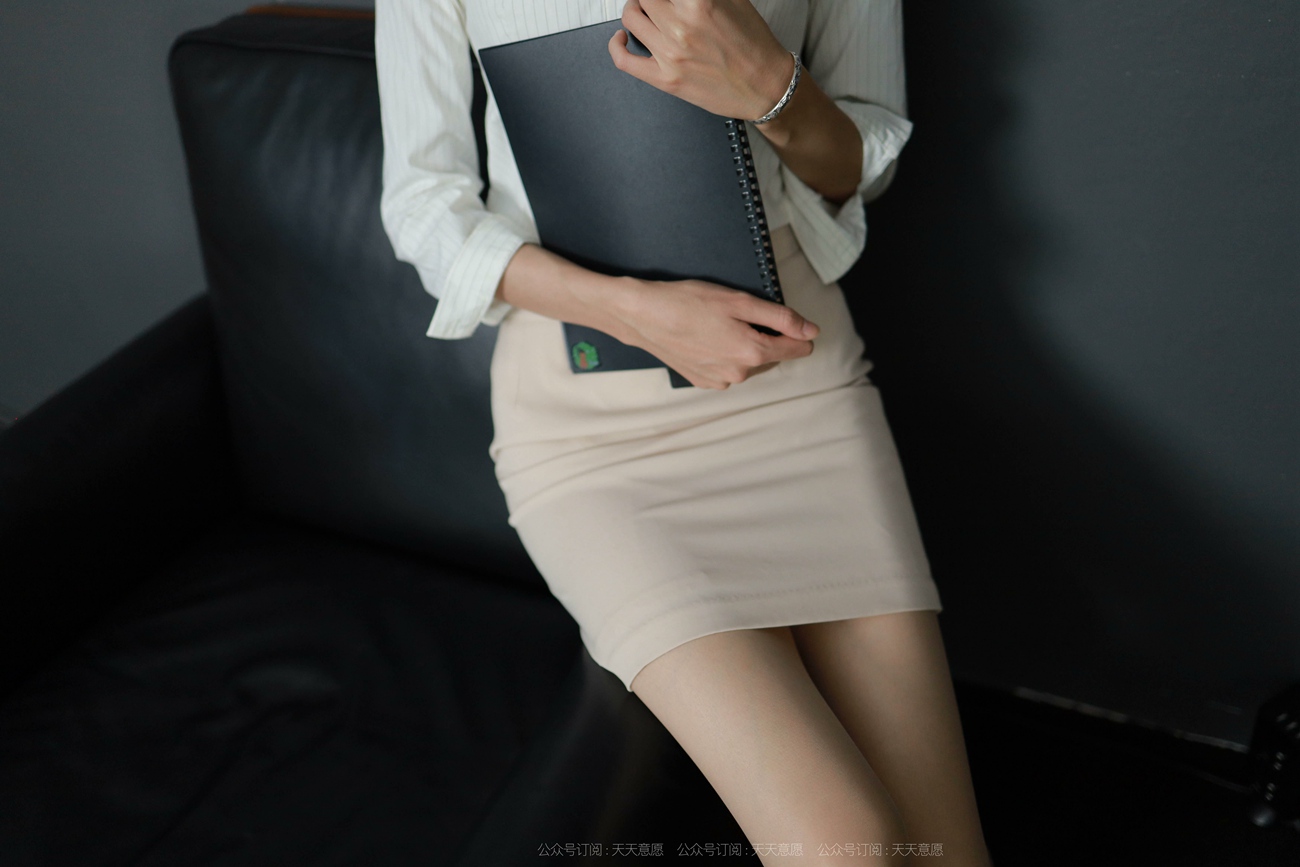 图片[64]-[IESS异思趣向] 耽丝 211021 团团的金色波纹 [92P] – 速更版-美库