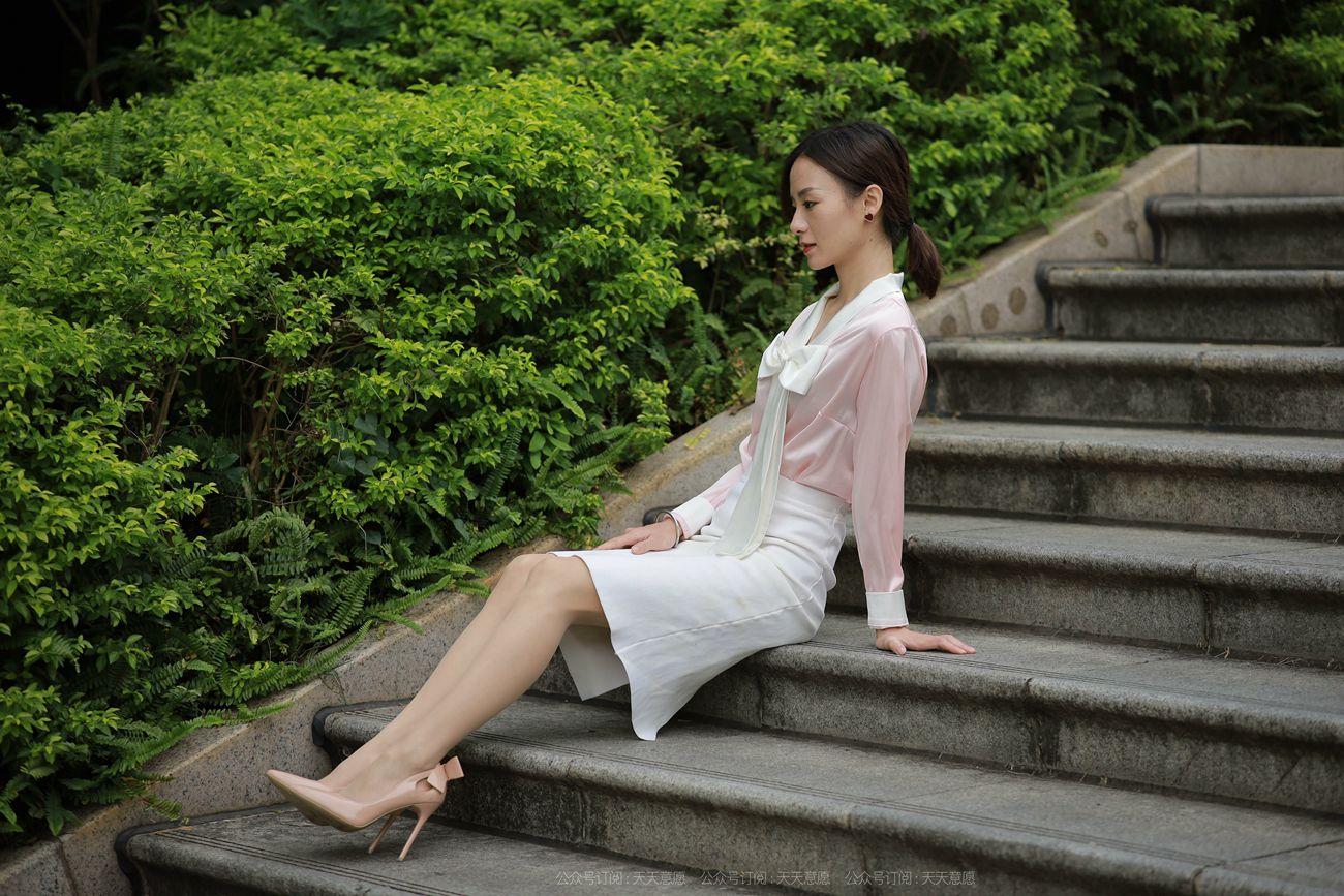 图片[46]-[IESS异思趣向] 耽丝 211022 美子在天台吹风 [90P] – 速更版-美库