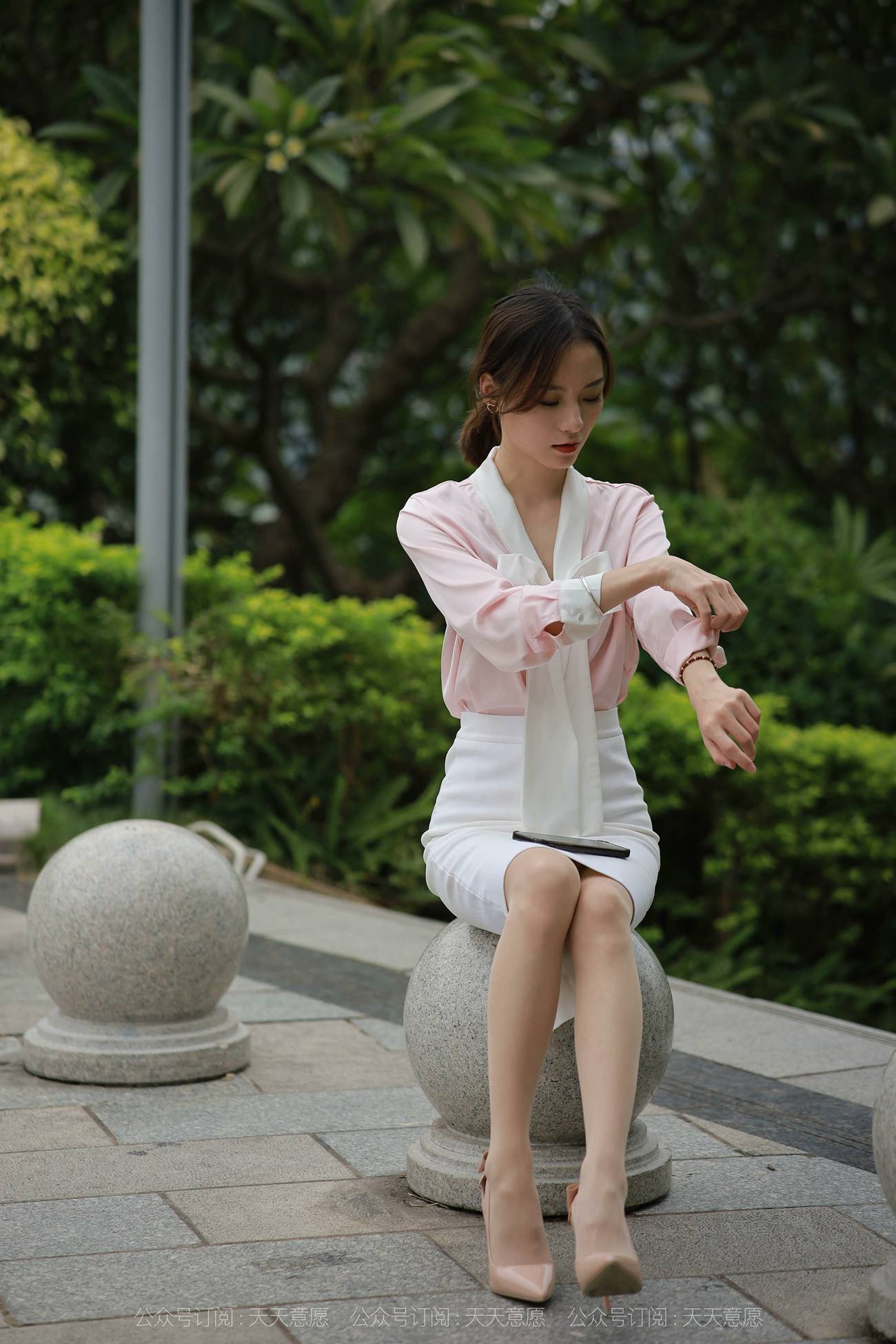 图片[81]-[IESS异思趣向] 耽丝 211022 美子在天台吹风 [90P] – 速更版-美库