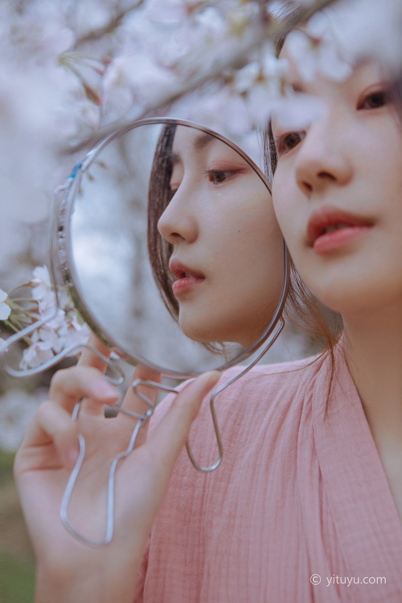 图片[22]-[YITUYU艺图语] 2021.05.19 起风渐暖，樱花将灿 一只小四月 [24P] – 速更版-美库