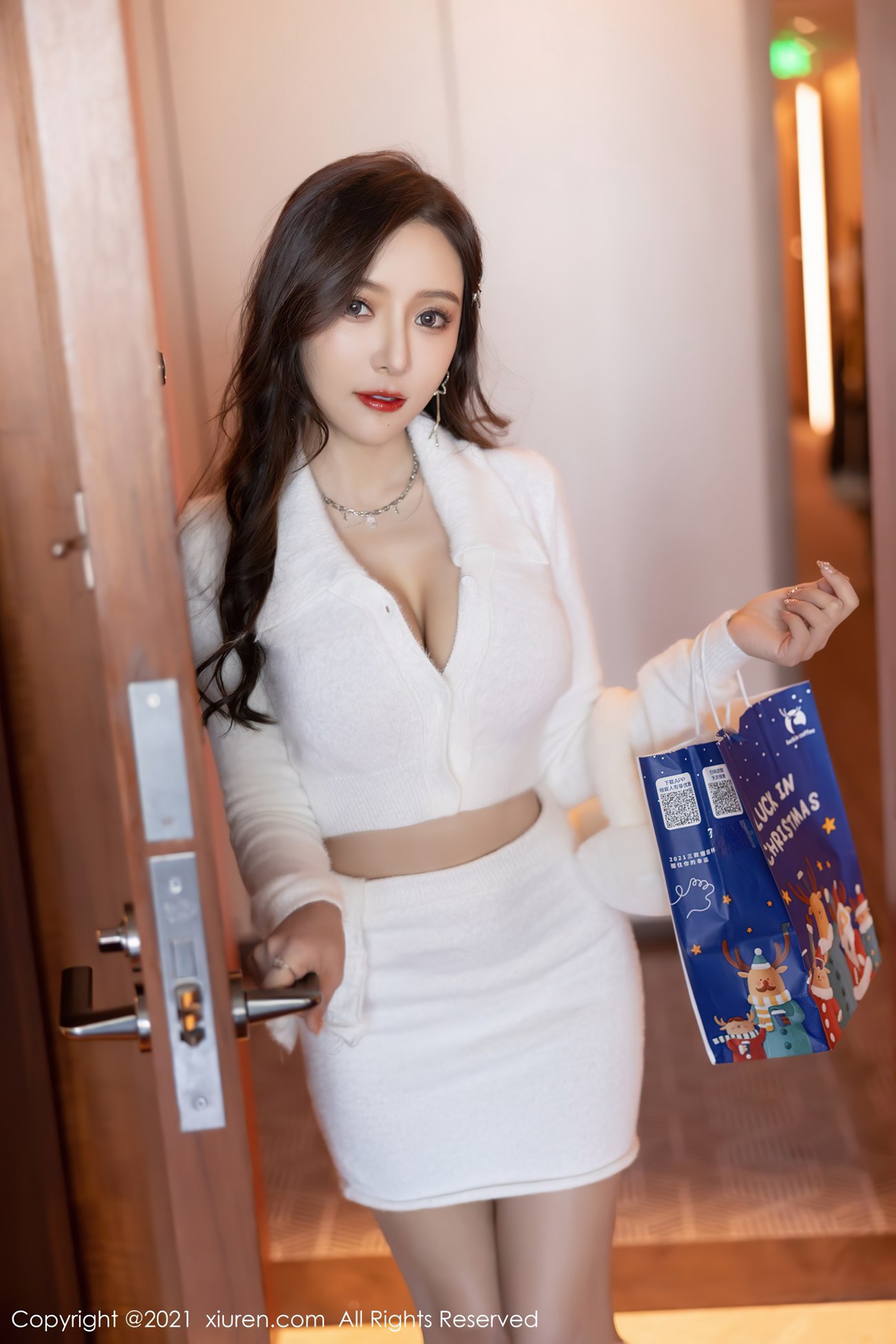 图片[26]-[XIUREN秀人网]2021.12.20 No.4359 王馨瑶[81+1P] – 速更版-美库