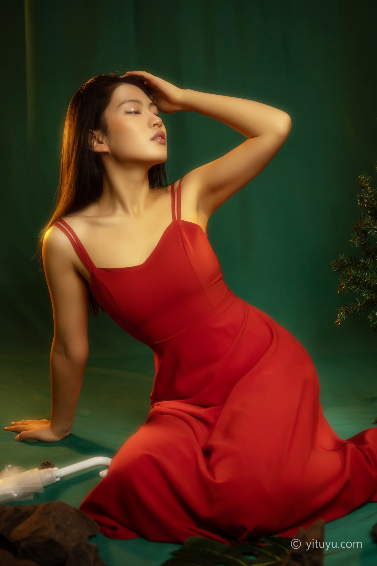 图片[24]-[YITUYU艺图语] 2021.05.24 红装 娇娇 [35P] – 速更版-美库